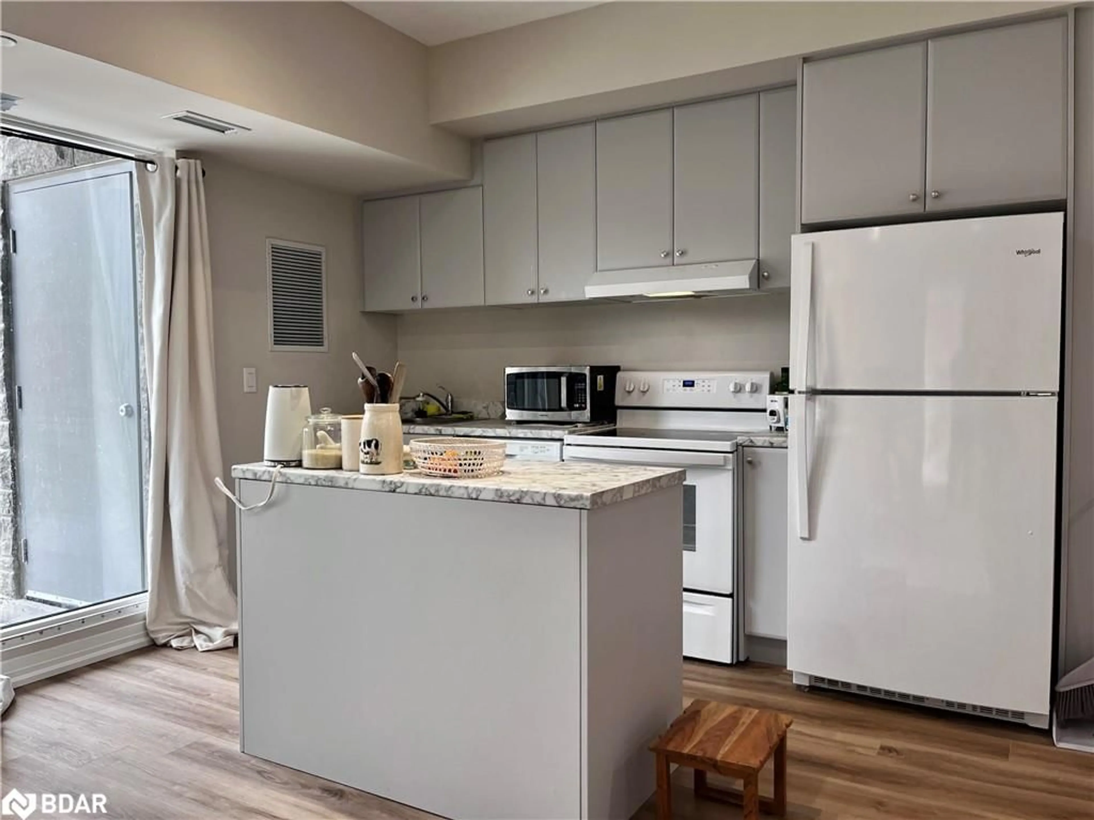 Standard kitchen, wood floors, cottage for 50 Herrick Ave #115, St. Catharines Ontario L2P 2T9