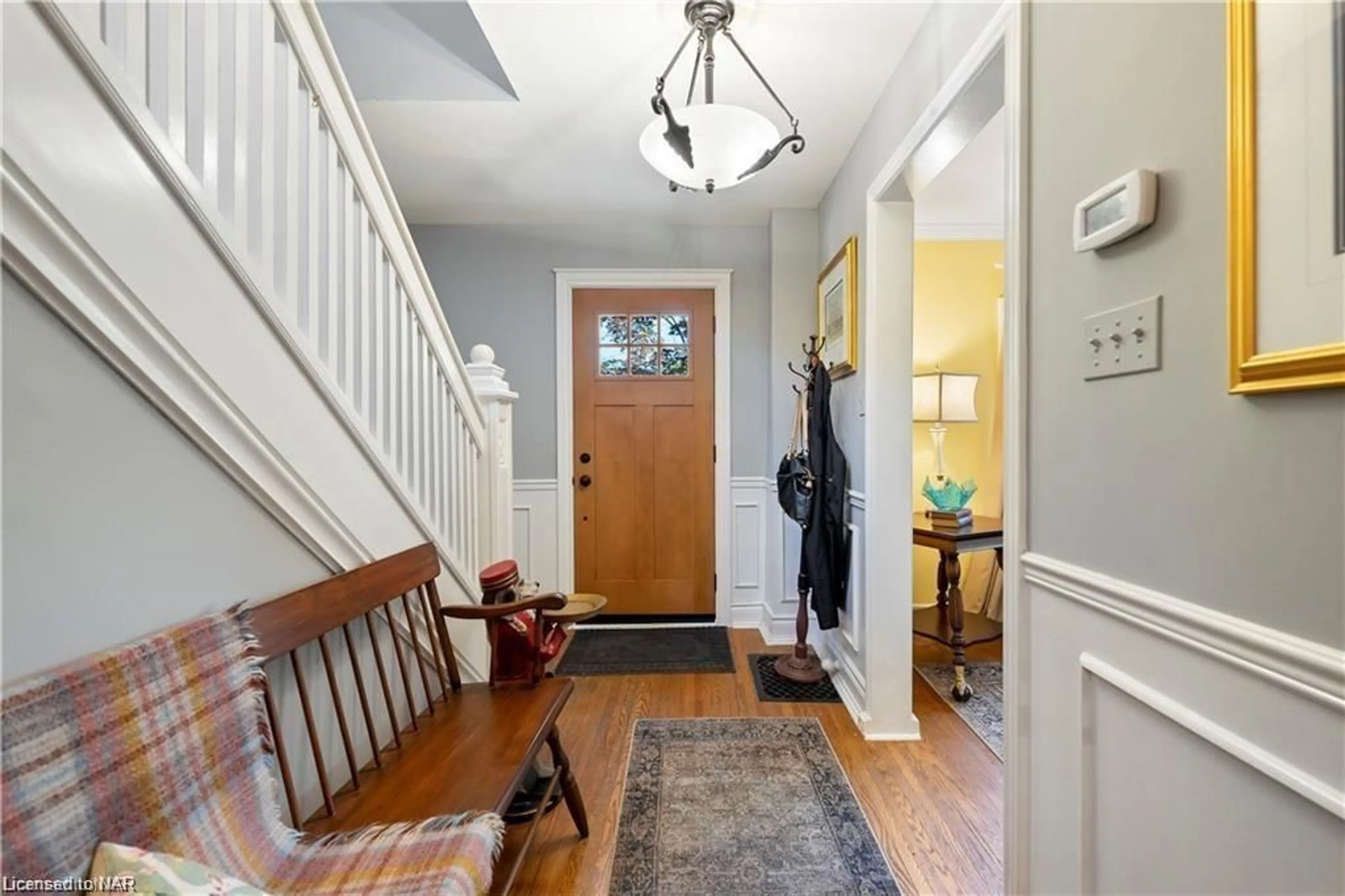 Indoor entryway, wood floors for 14656 Niagara River Pky, Niagara-on-the-Lake Ontario L0S 1J0