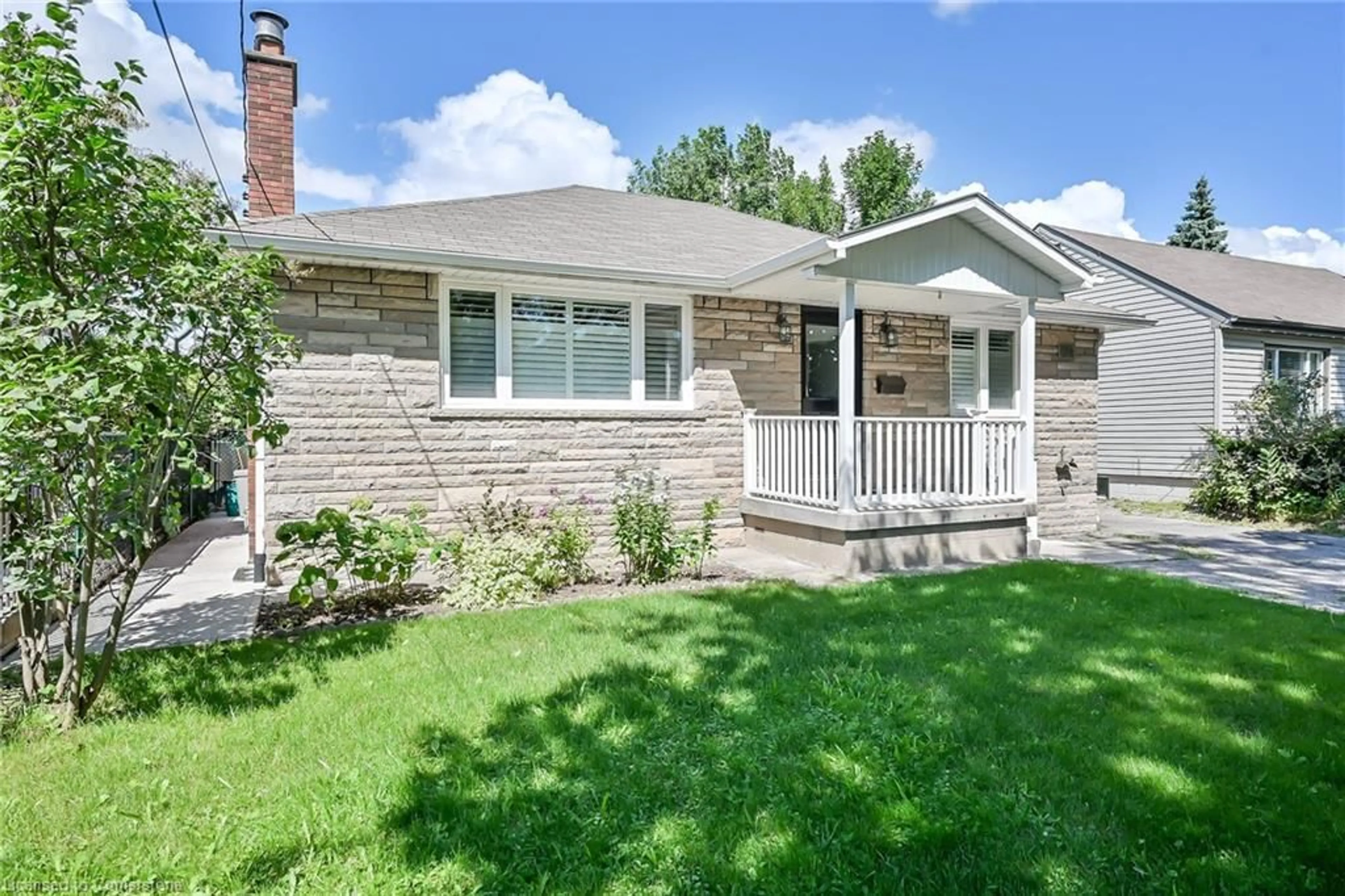 Frontside or backside of a home, cottage for 221 Gray Rd, Stoney Creek Ontario L8E 2T9