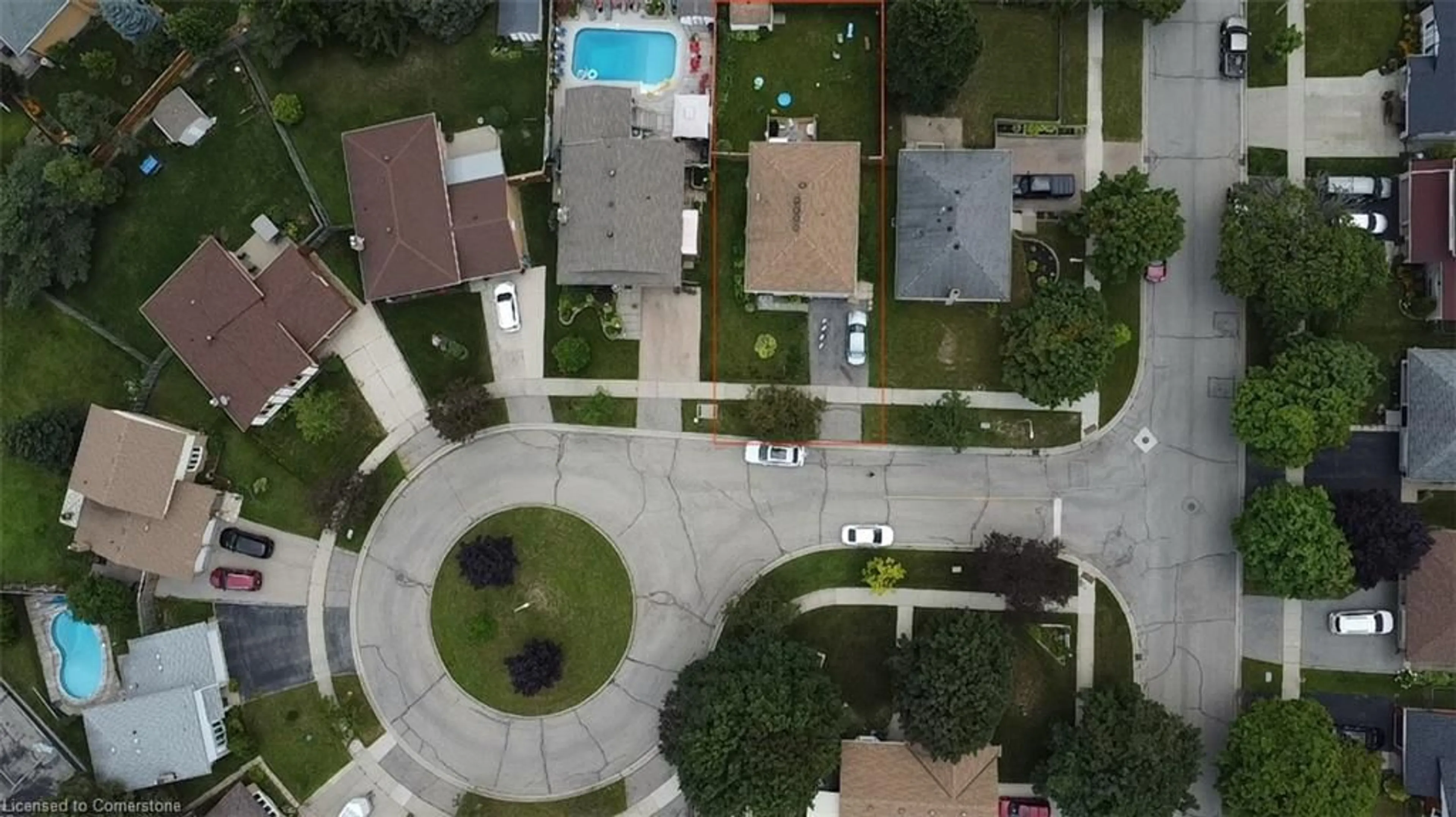 A pic from exterior of the house or condo, the street view for 107 Settlers Crt, Kitchener Ontario N2E 2L4