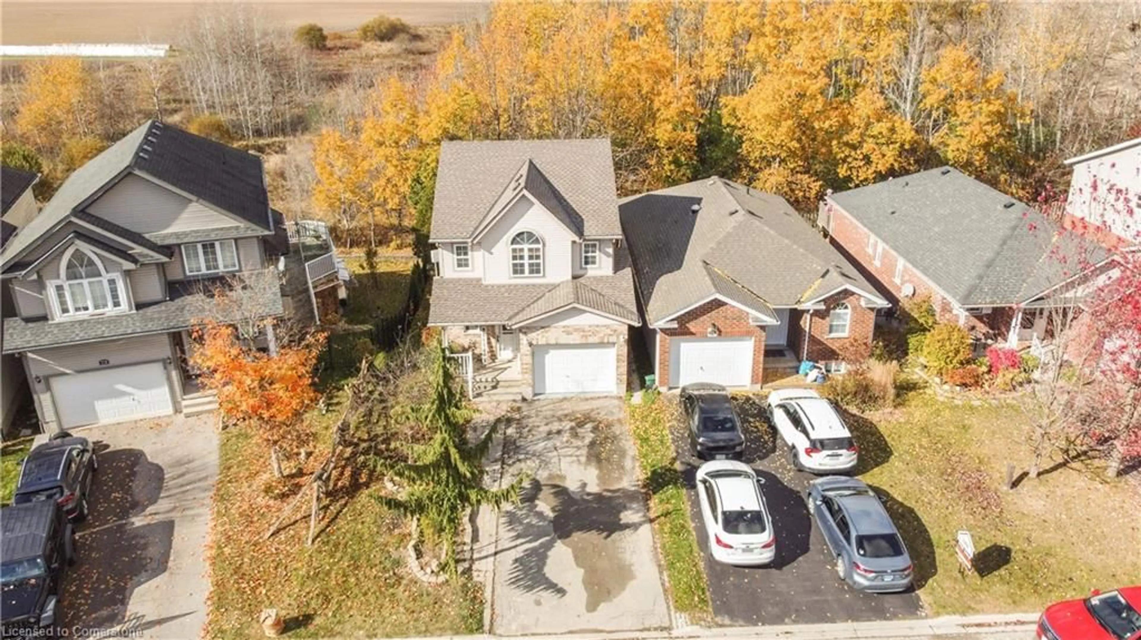 Frontside or backside of a home, the street view for 76 Gibbons Dr, Fergus Ontario N1M 3V8