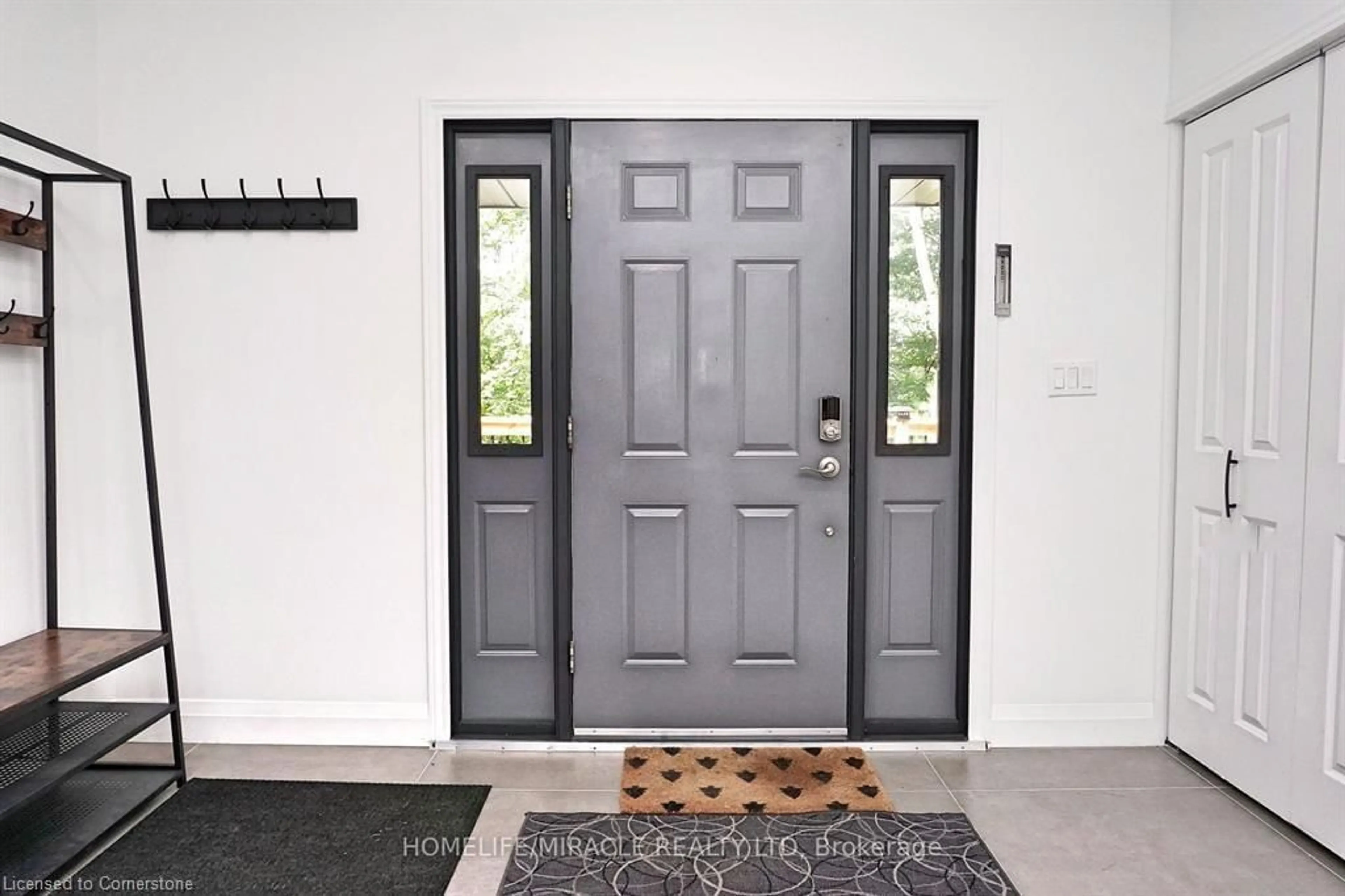 Indoor entryway, wood floors for 357 Britannia Rd, Huntsville Ontario P1H 2J3