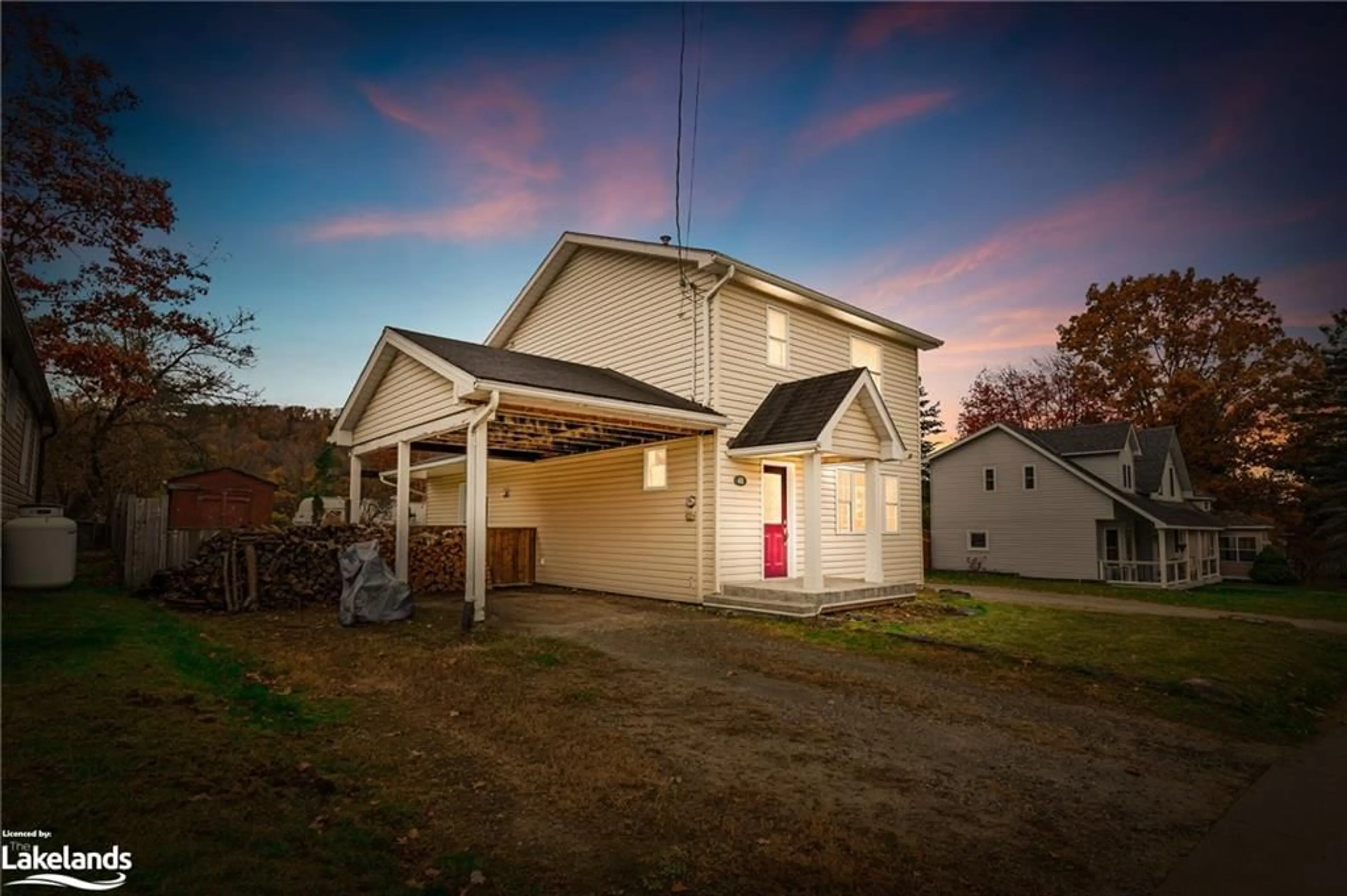 A pic from exterior of the house or condo, cottage for 48 Victoria St, Haliburton Ontario K0M 1S0