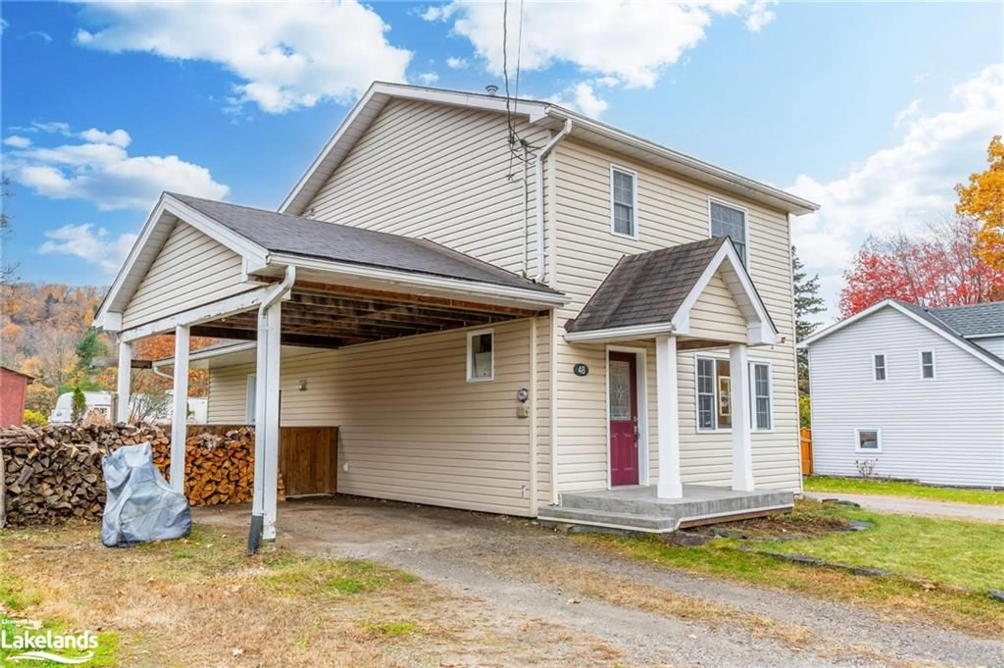 Frontside or backside of a home, cottage for 48 Victoria St, Haliburton Ontario K0M 1S0