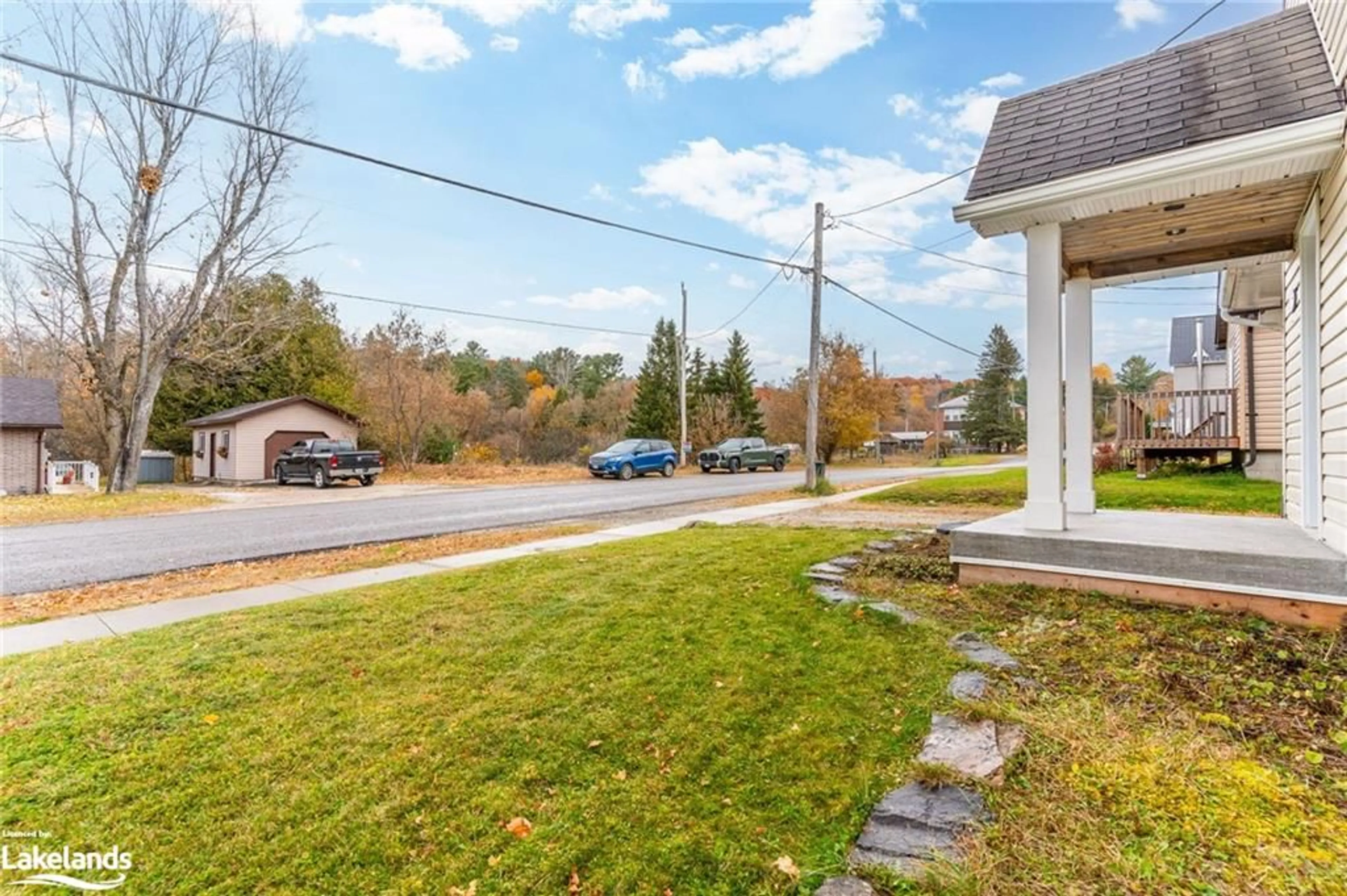 Patio, the street view for 48 Victoria St, Haliburton Ontario K0M 1S0