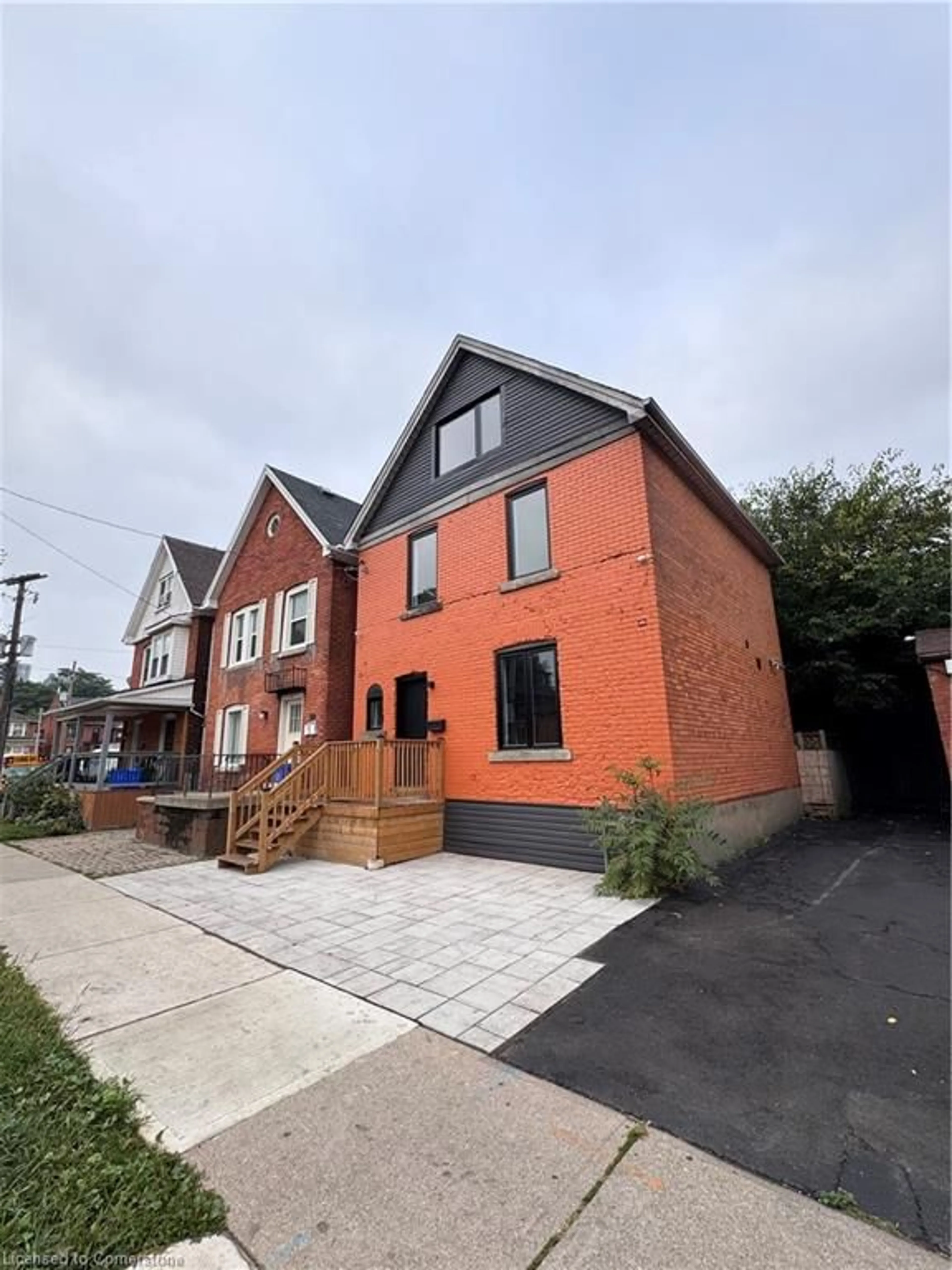 Home with brick exterior material for 48 Sanford Ave, Hamilton Ontario L8M 2G6