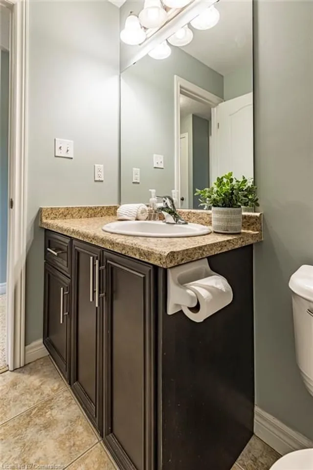 Additional property image - 4 Marina Point Cres