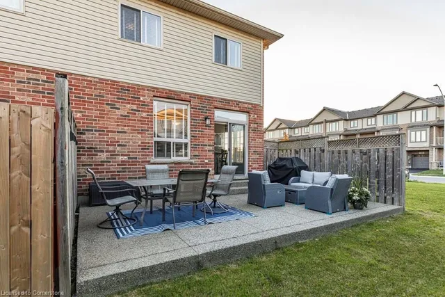 Additional property image - 4 Marina Point Cres
