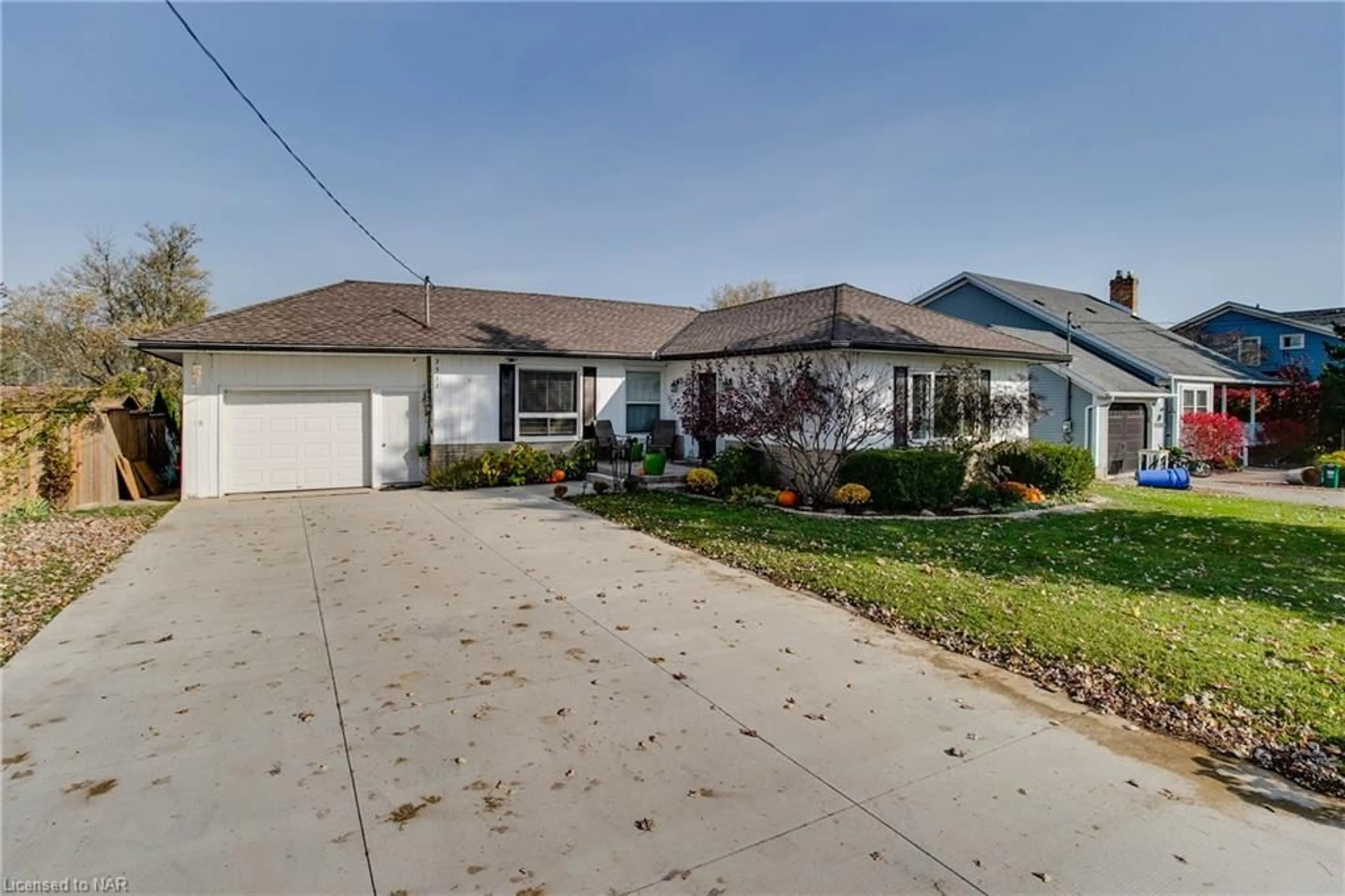 Frontside or backside of a home, the street view for 3522 East Main St, Stevensville Ontario L0S 1S0