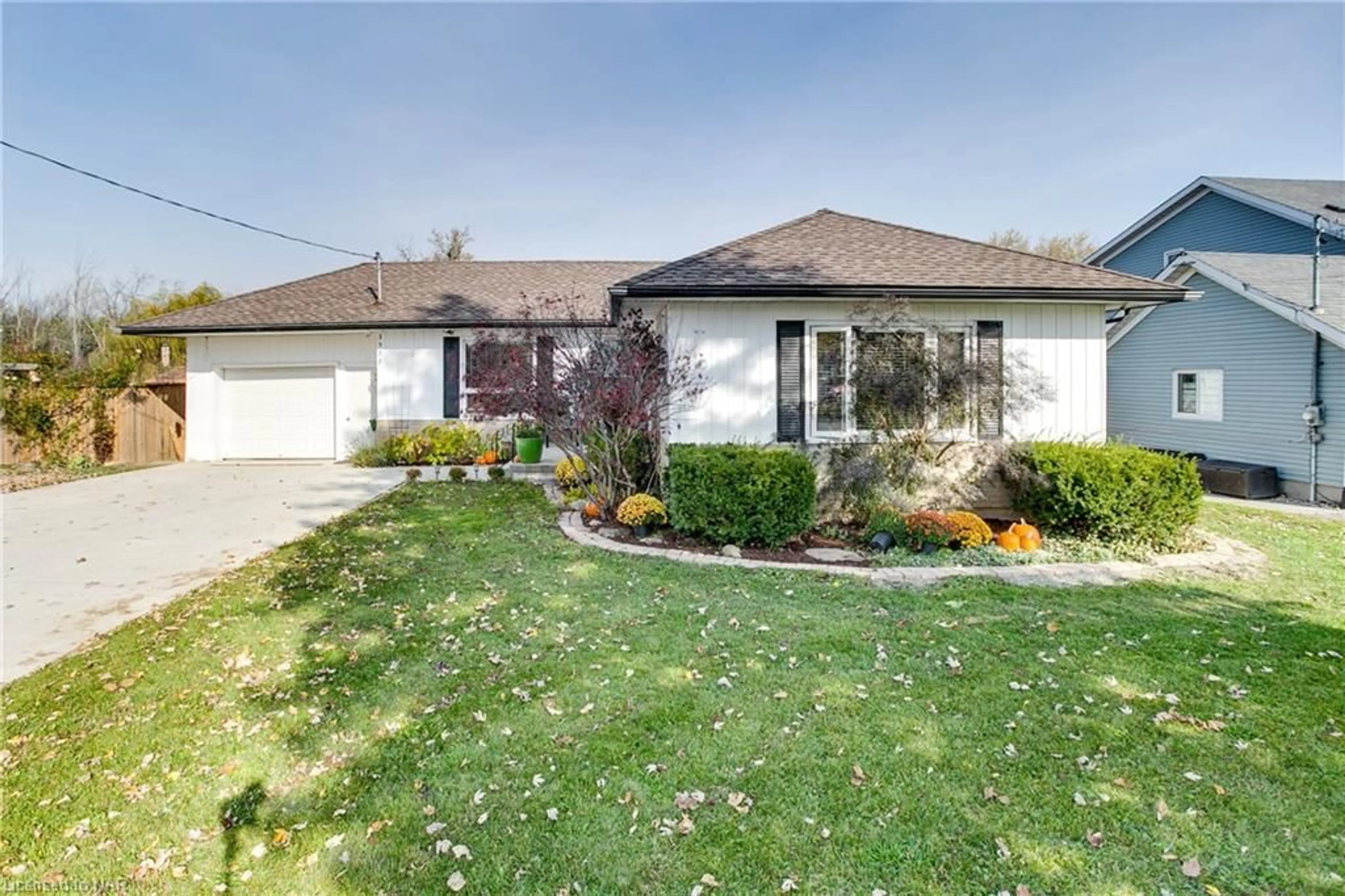 Frontside or backside of a home, the fenced backyard for 3522 East Main St, Stevensville Ontario L0S 1S0