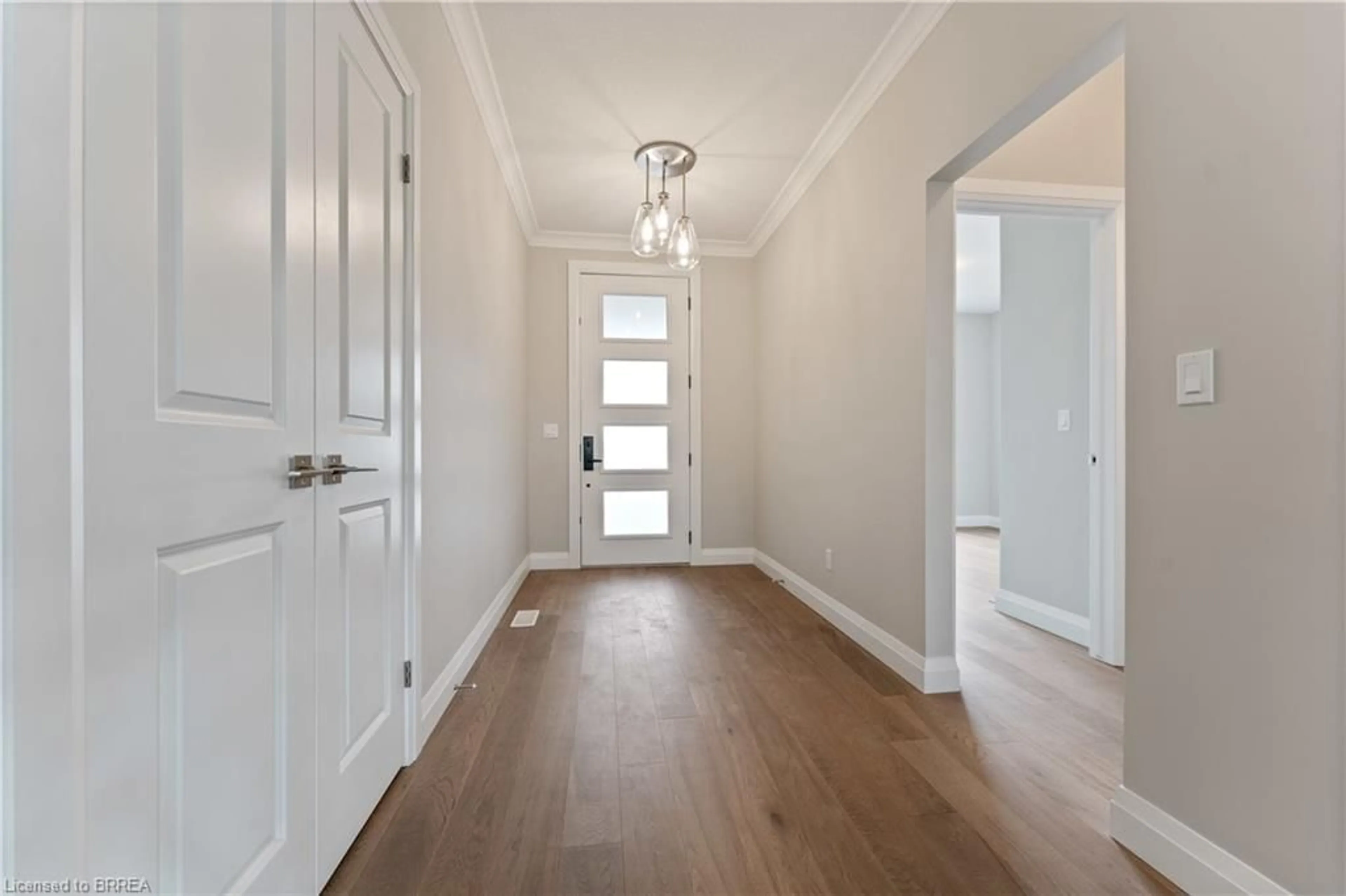 Indoor entryway, wood floors for 106 Judd Dr, Simcoe Ontario N3Y 4Y8