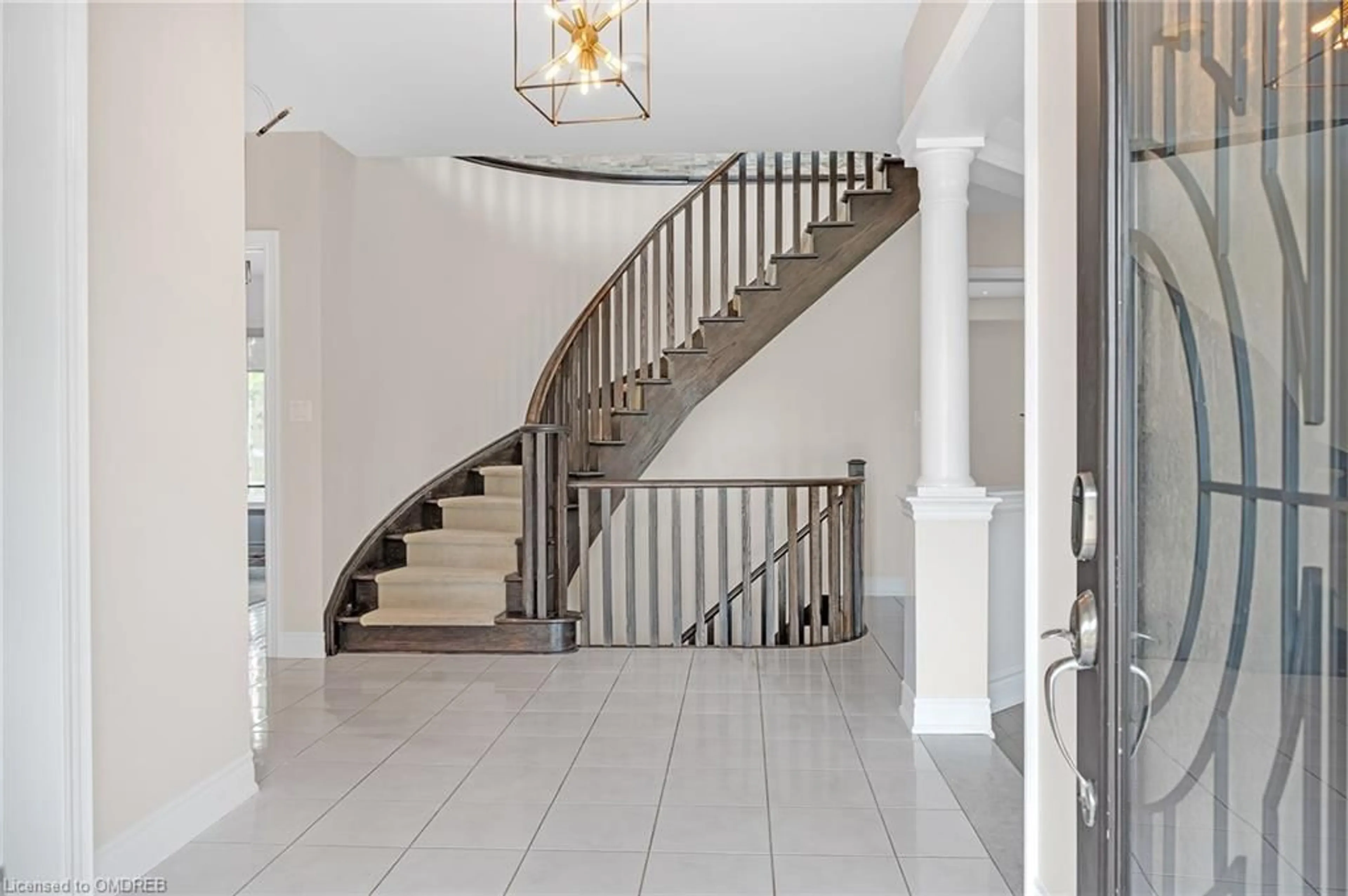 Stairs for 1385 Arrowhead Rd, Oakville Ontario L6H 7P7