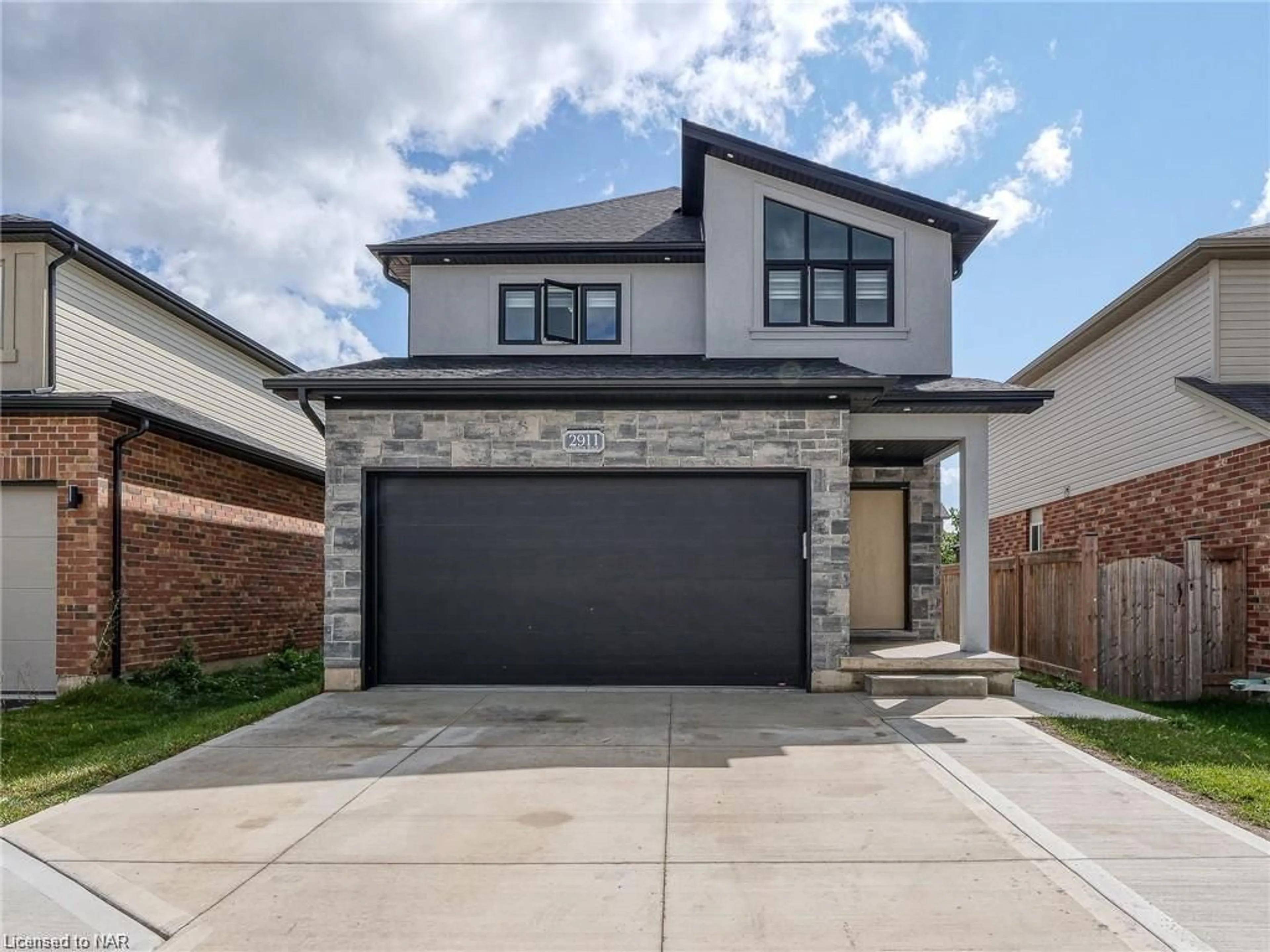 Frontside or backside of a home, the street view for 2911 Lemieux Walk, London Ontario N6L 0A9