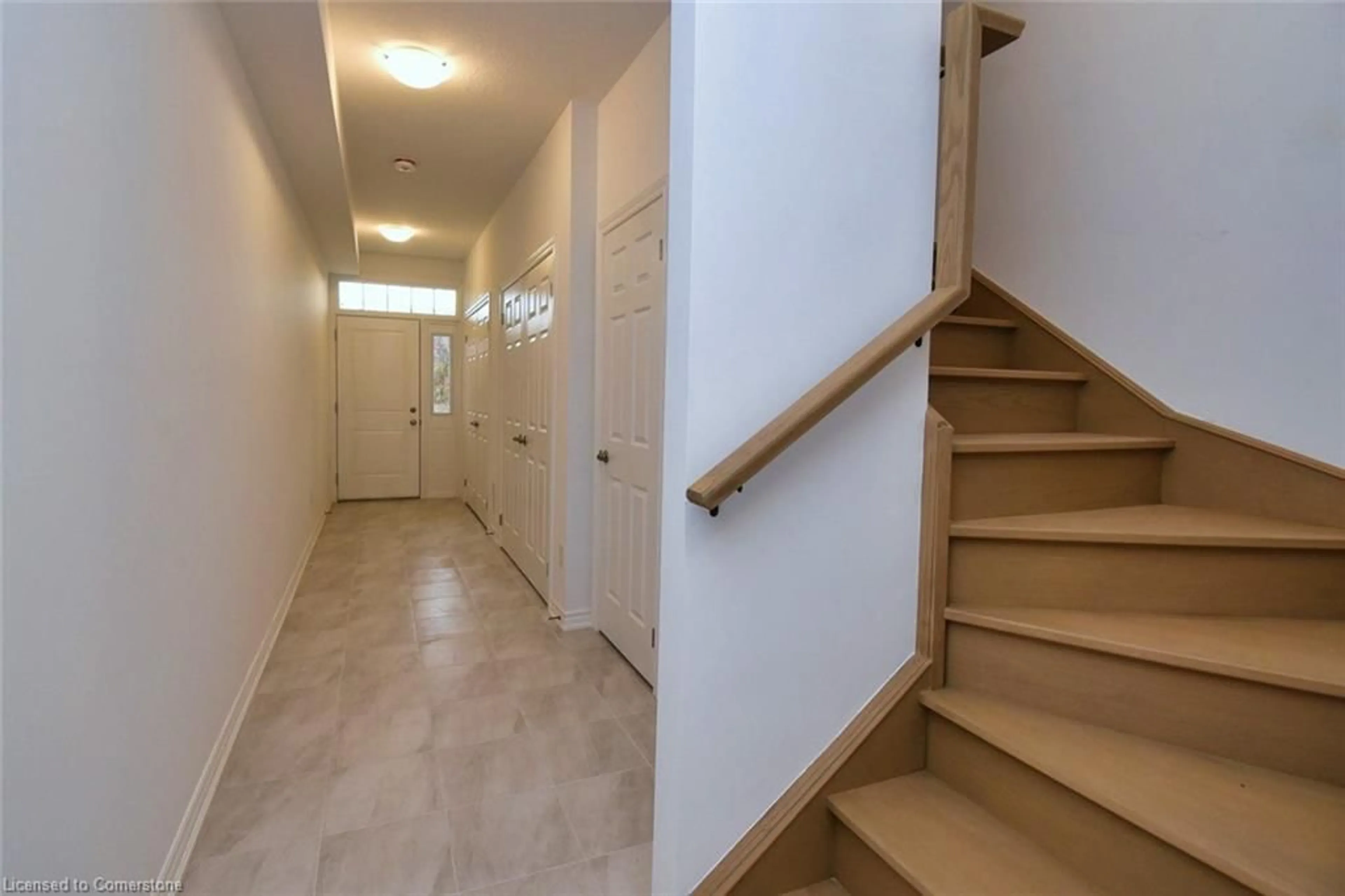 Indoor foyer, wood floors for 677 Park Rd #88, Brantford Ontario N3R 0A2