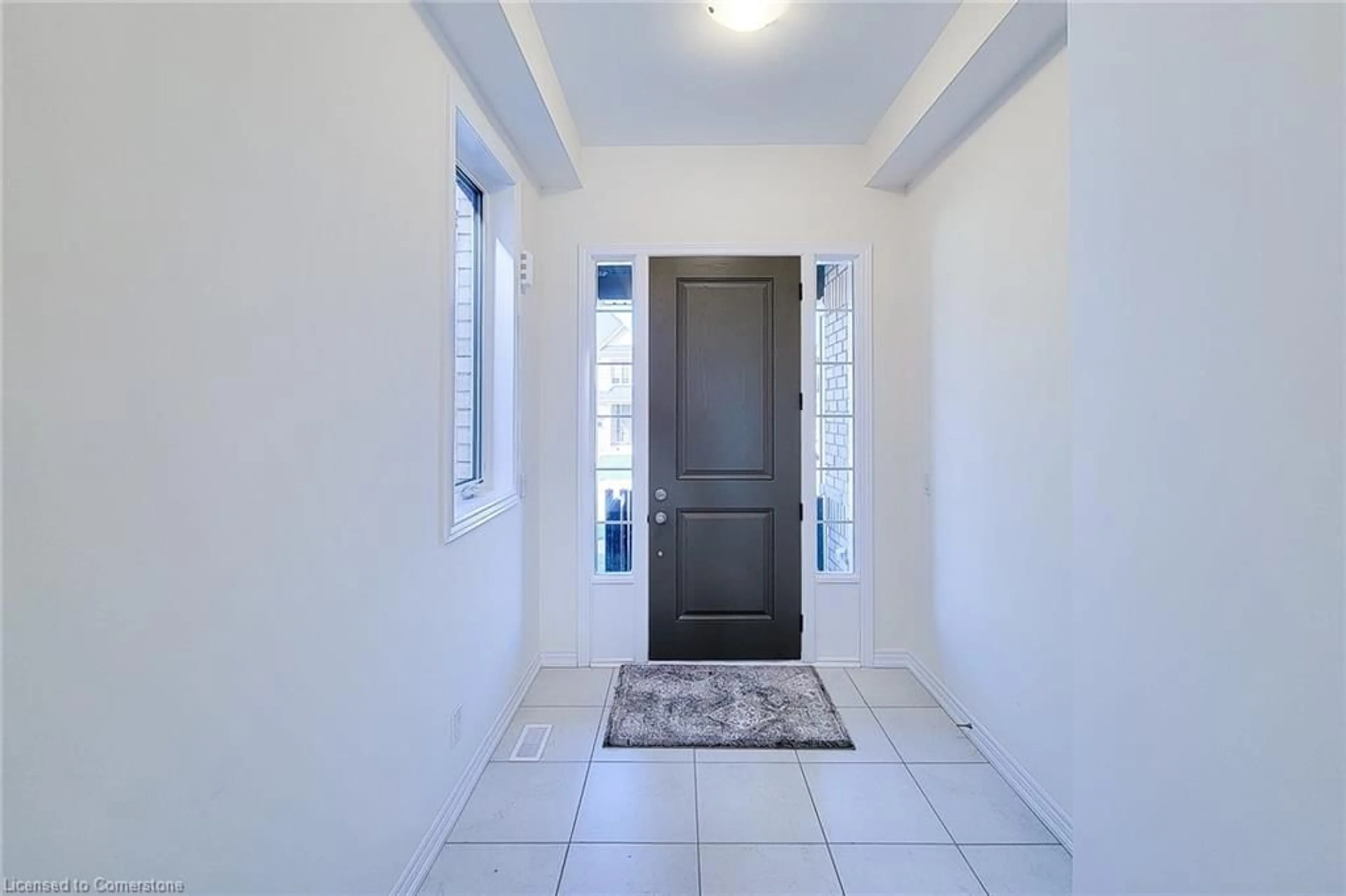 Indoor entryway, wood floors for 272 Broadacre Dr, Kitchener Ontario N2R 0S6