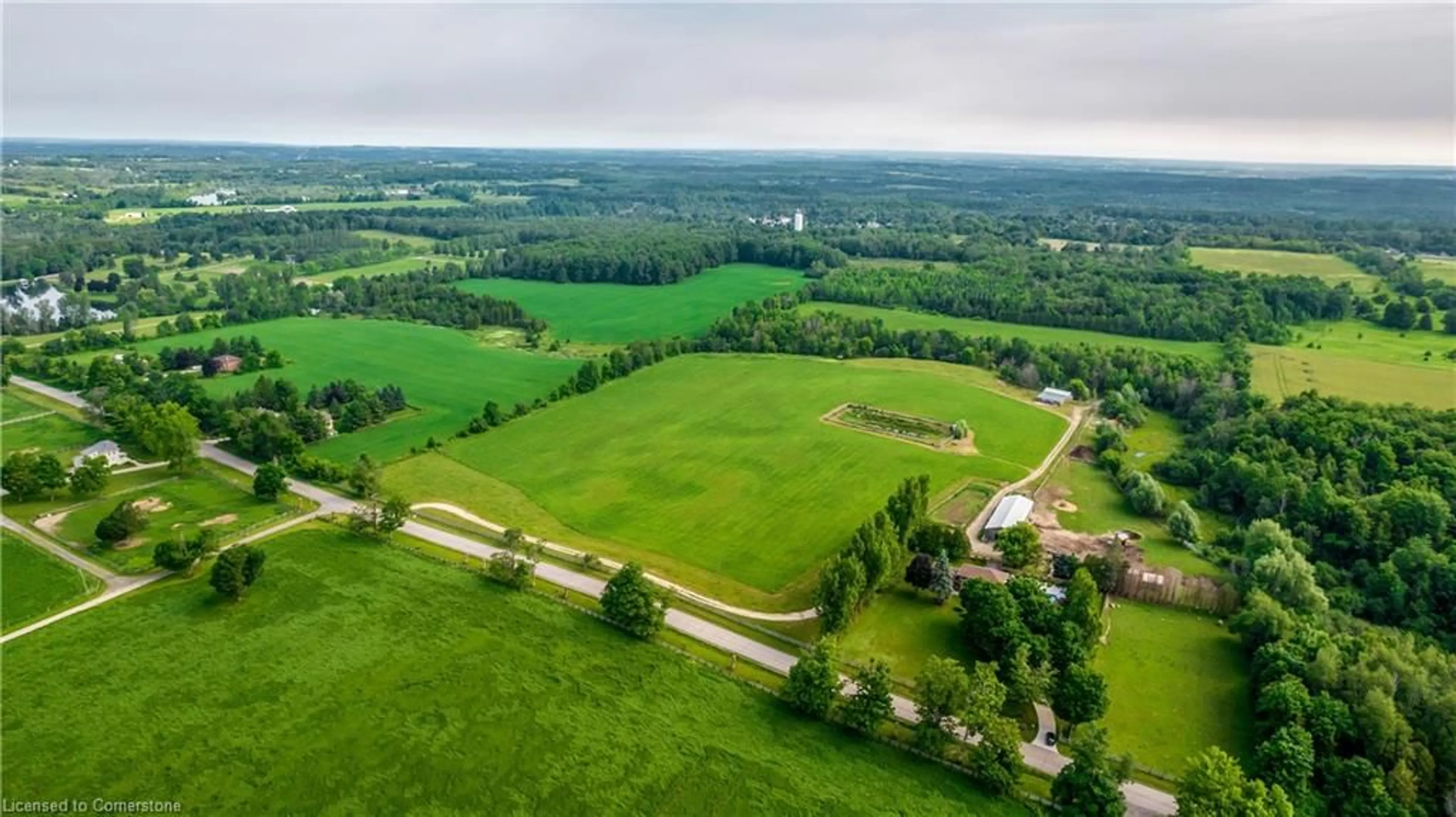 A pic from exterior of the house or condo, the fenced backyard for 19617 Mountainview Rd, Caledon East Ontario L7K 2G7