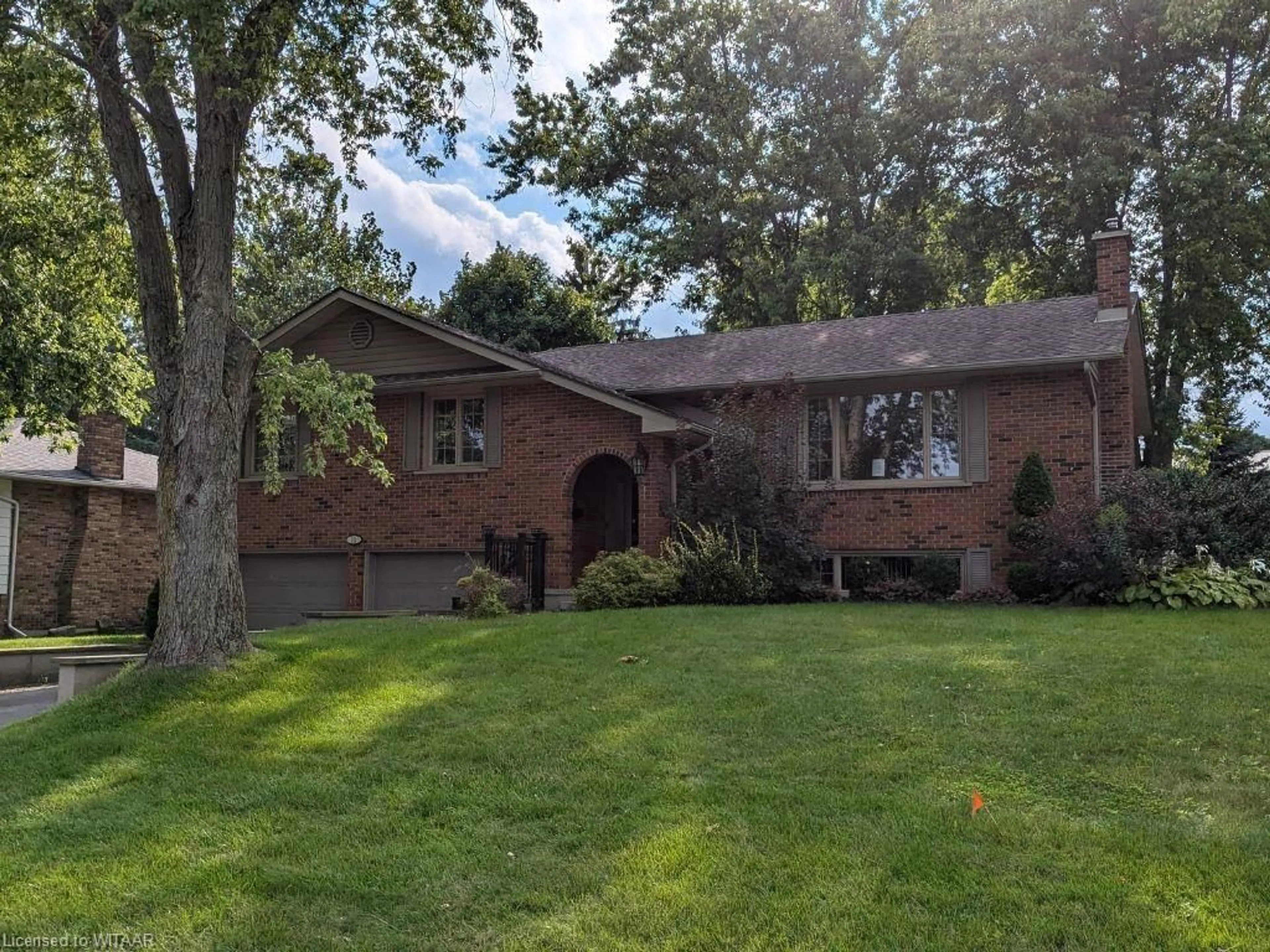 Frontside or backside of a home, cottage for 11 Cardinal Crt, Tillsonburg Ontario N4G 4S6