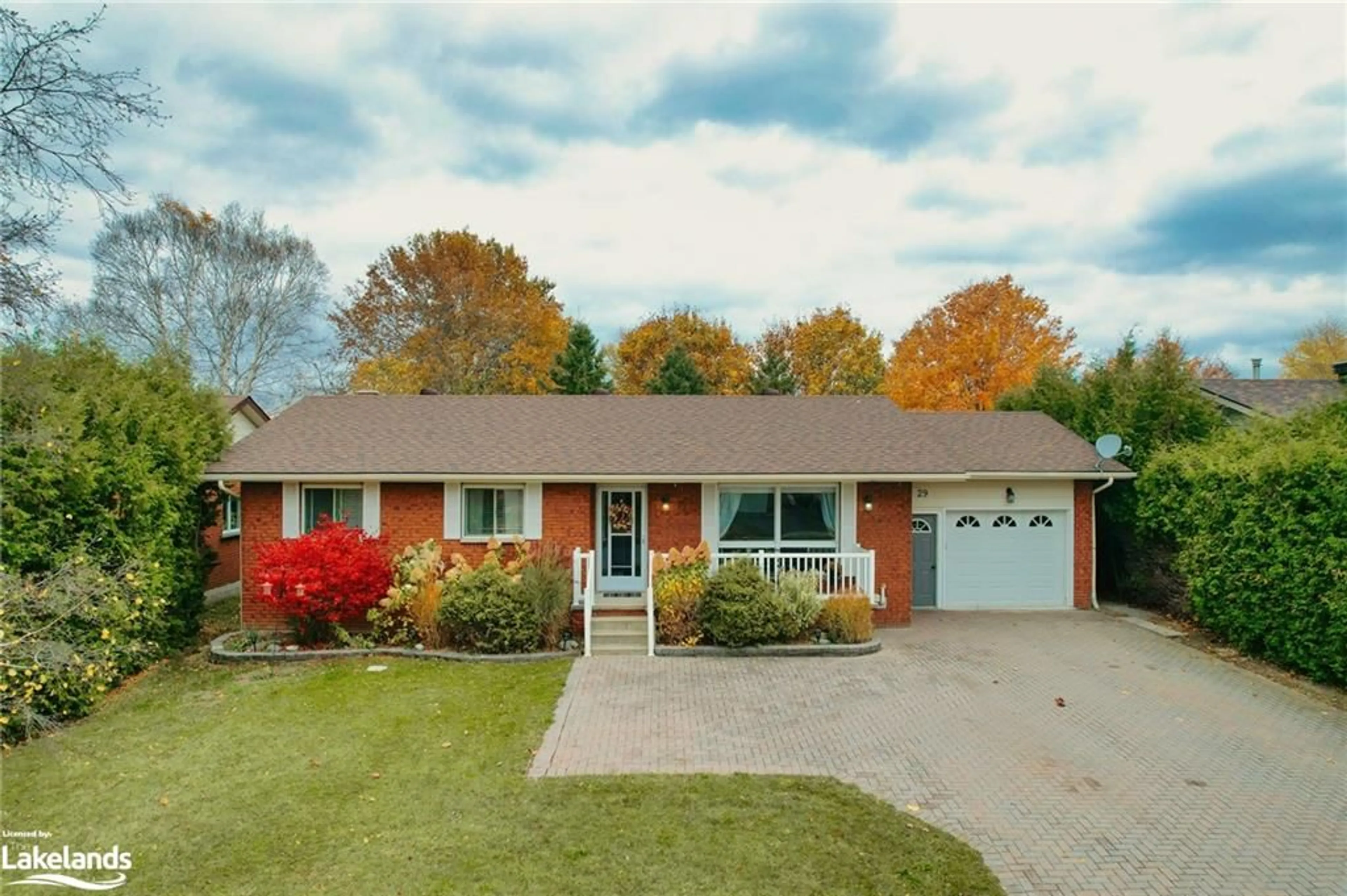 Frontside or backside of a home, cottage for 29 Shaw St, Elmvale Ontario L0L 1P0