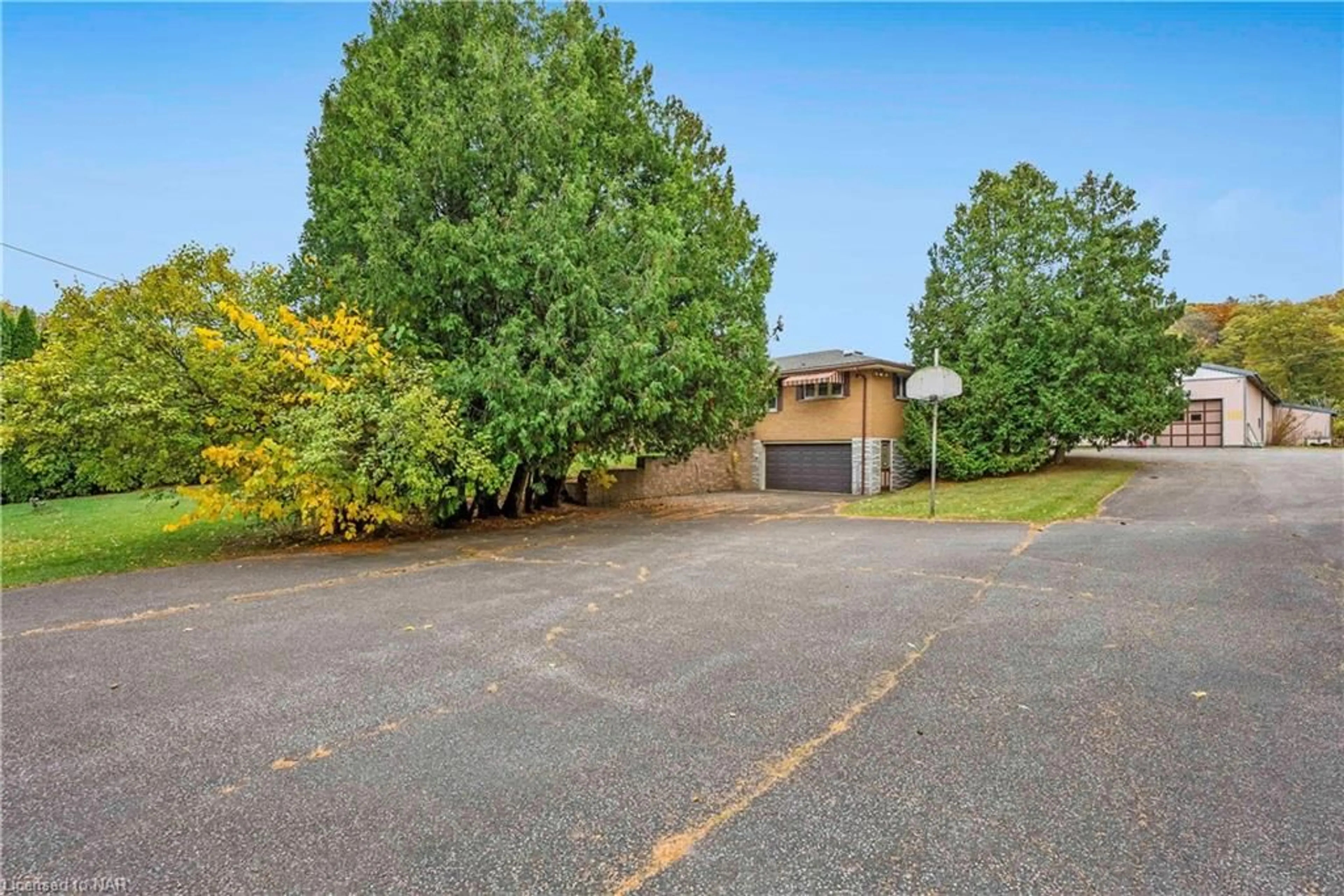 Frontside or backside of a home, the street view for 79 Four Mile Creek Rd, Niagara-on-the-Lake Ontario L0S 1P0