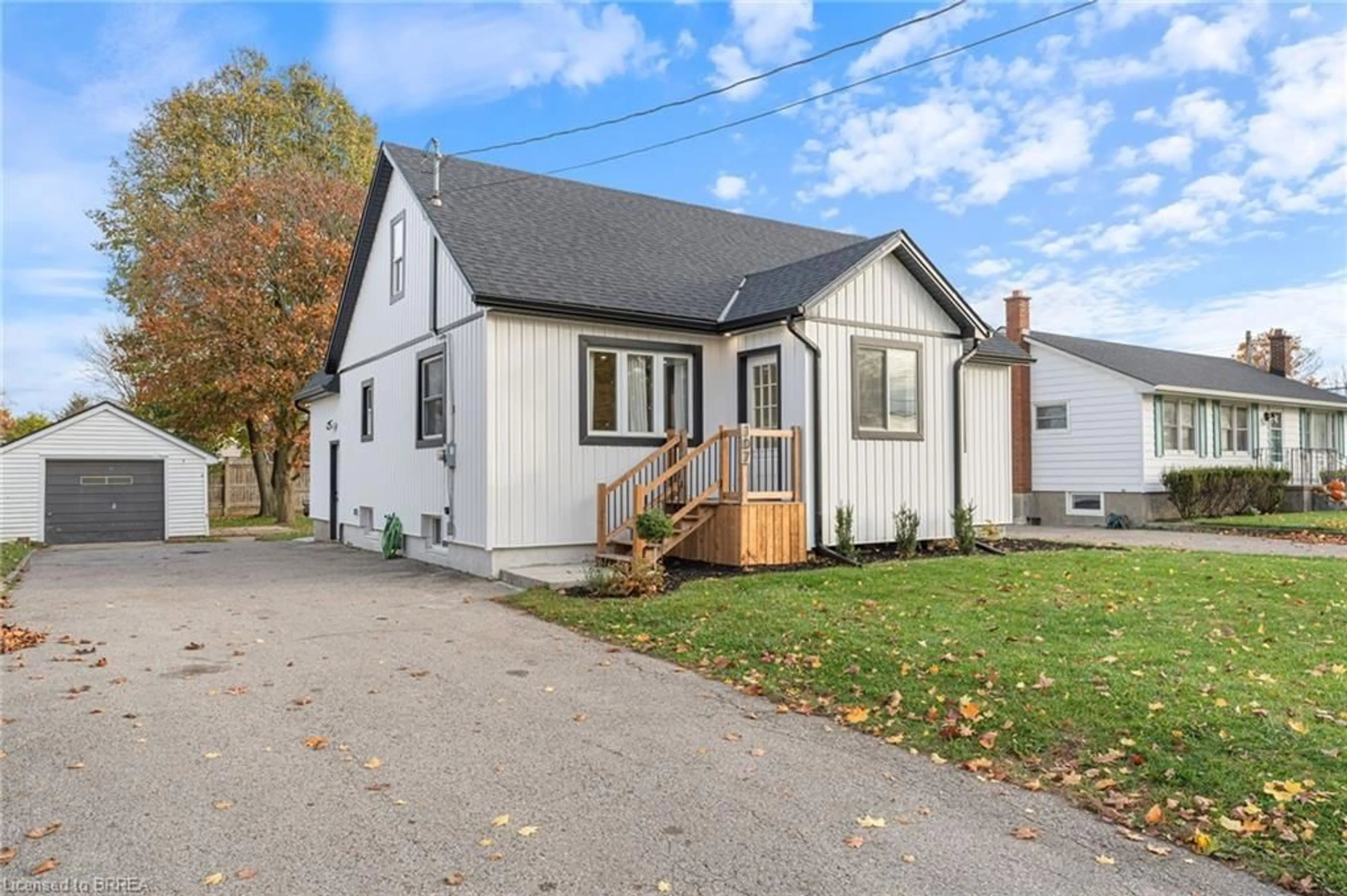 Frontside or backside of a home, cottage for 107 Elk St, Aylmer Ontario N5H 1S7