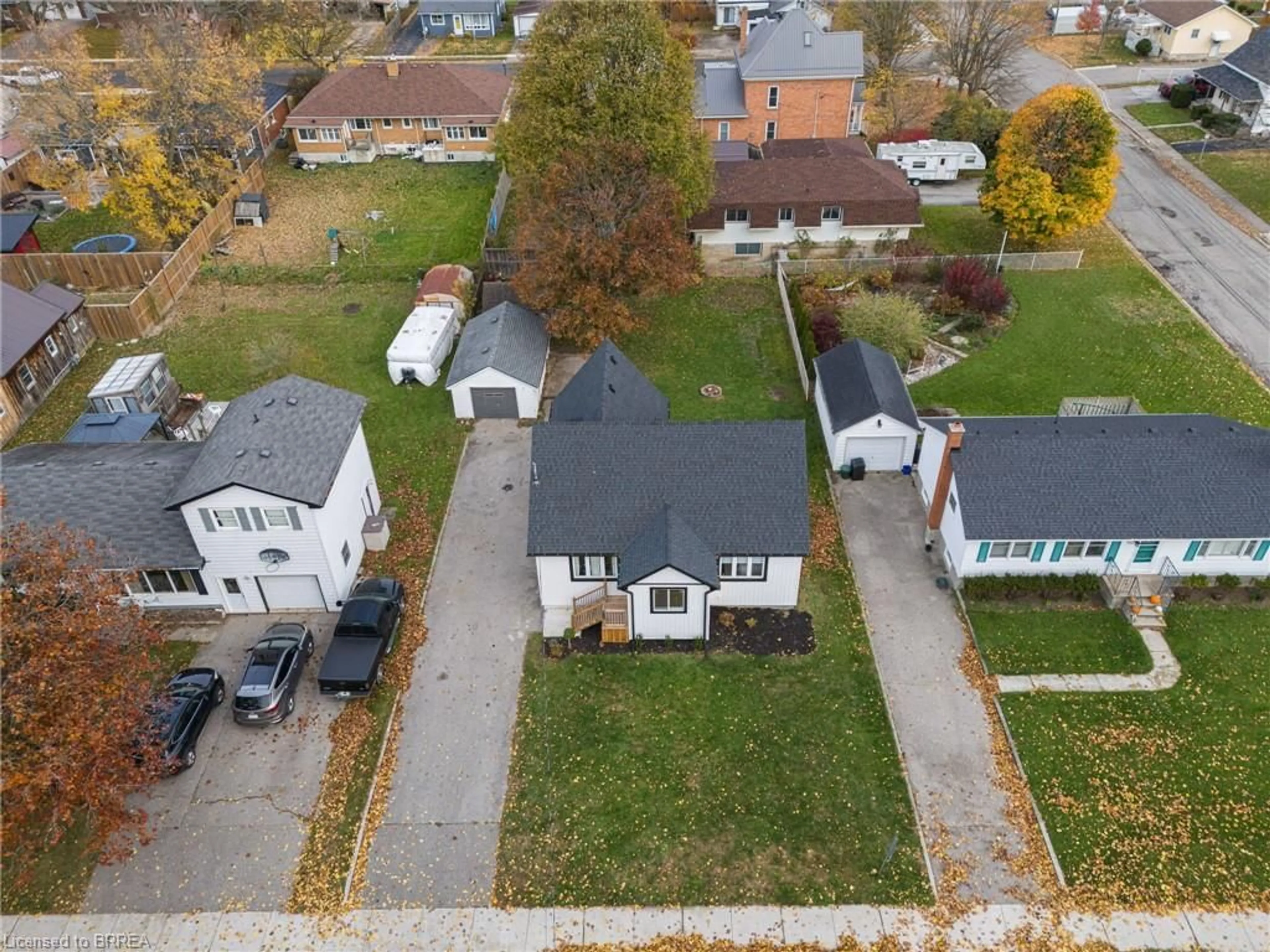 Frontside or backside of a home, the street view for 107 Elk St, Aylmer Ontario N5H 1S7