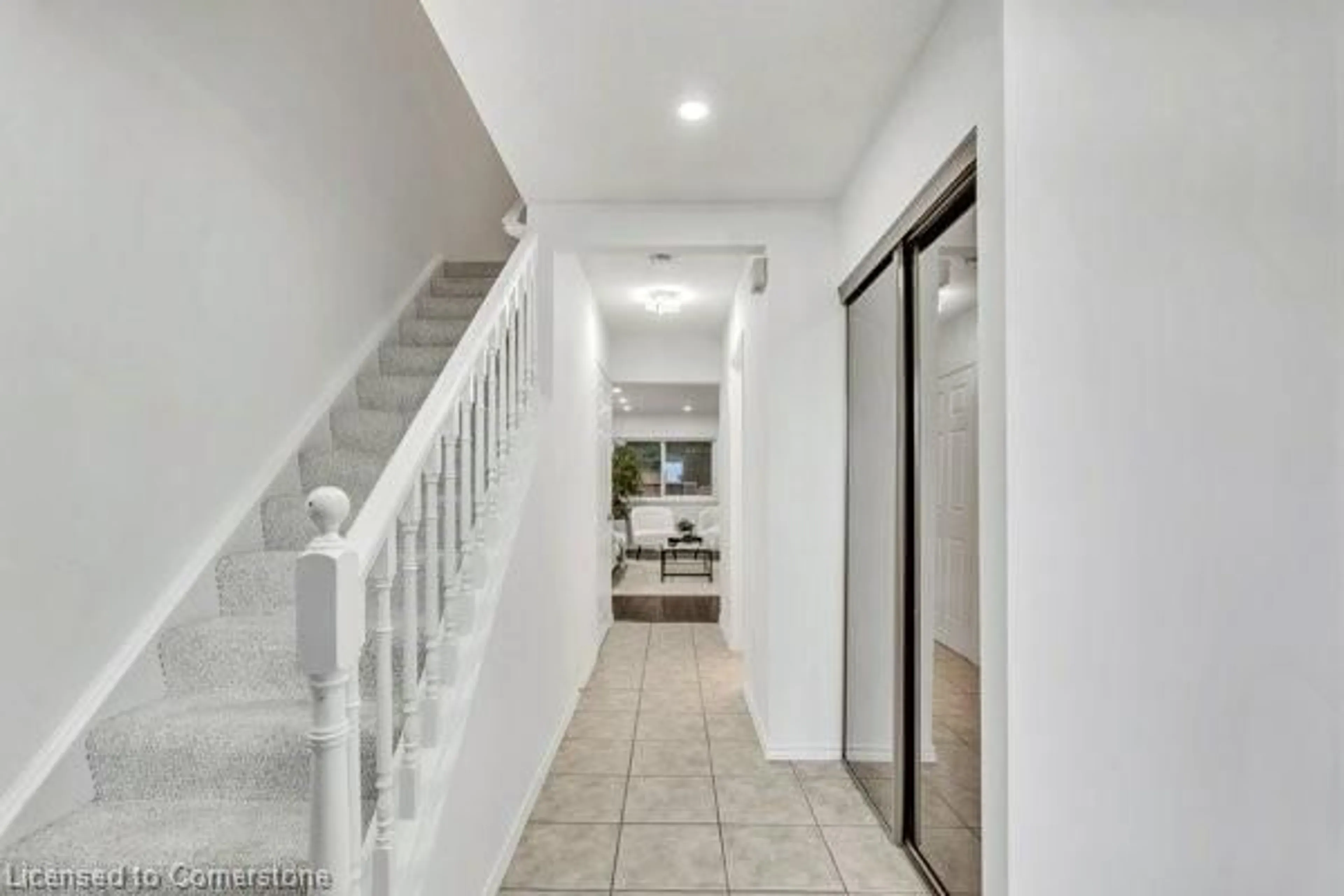 Indoor foyer, wood floors for 524 Beechwood Dr #2, Waterloo Ontario N2T 2G9