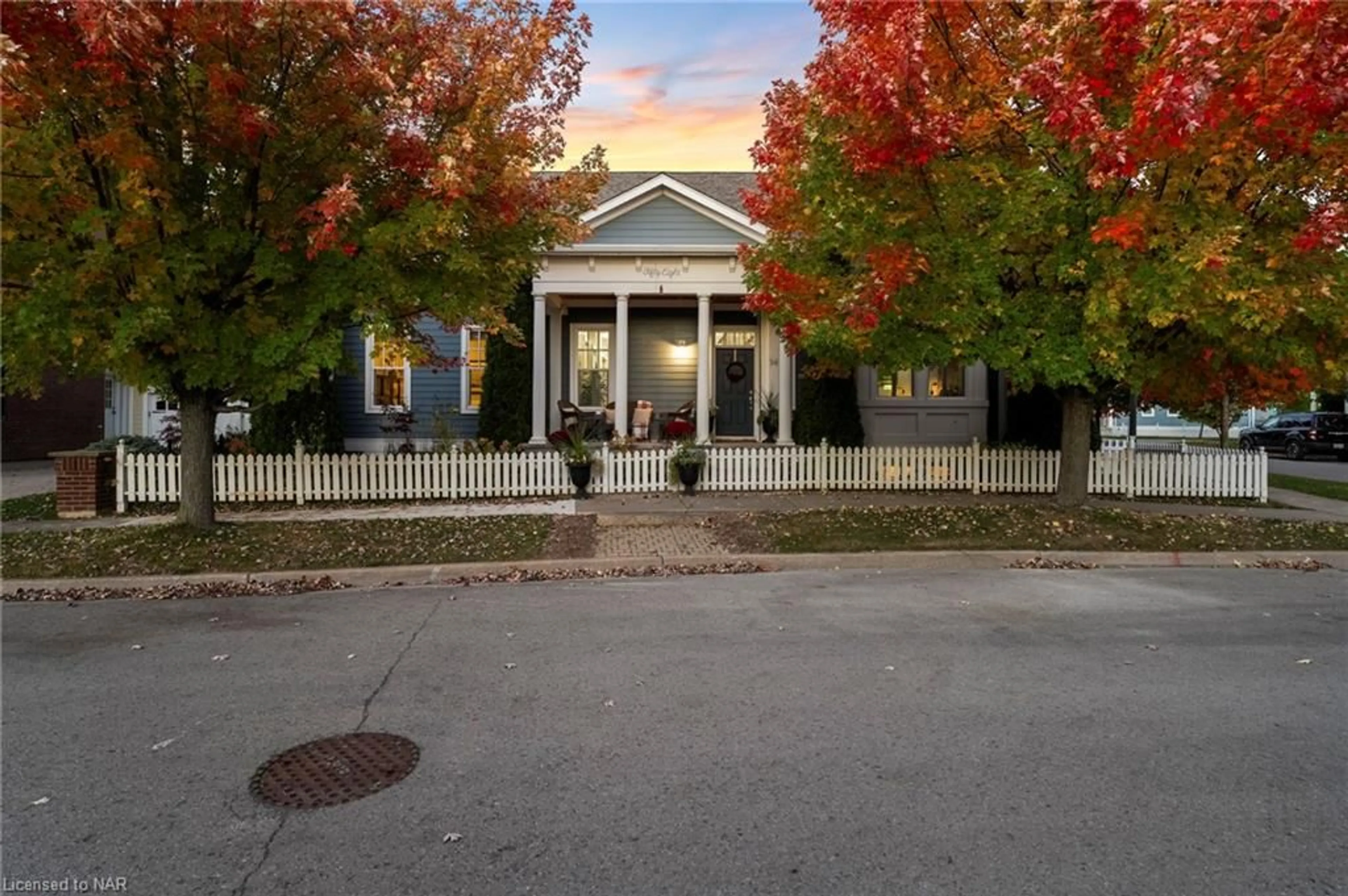 A pic from exterior of the house or condo, the street view for 58 Garrison Village Dr, Niagara-on-the-Lake Ontario L0S 1J0