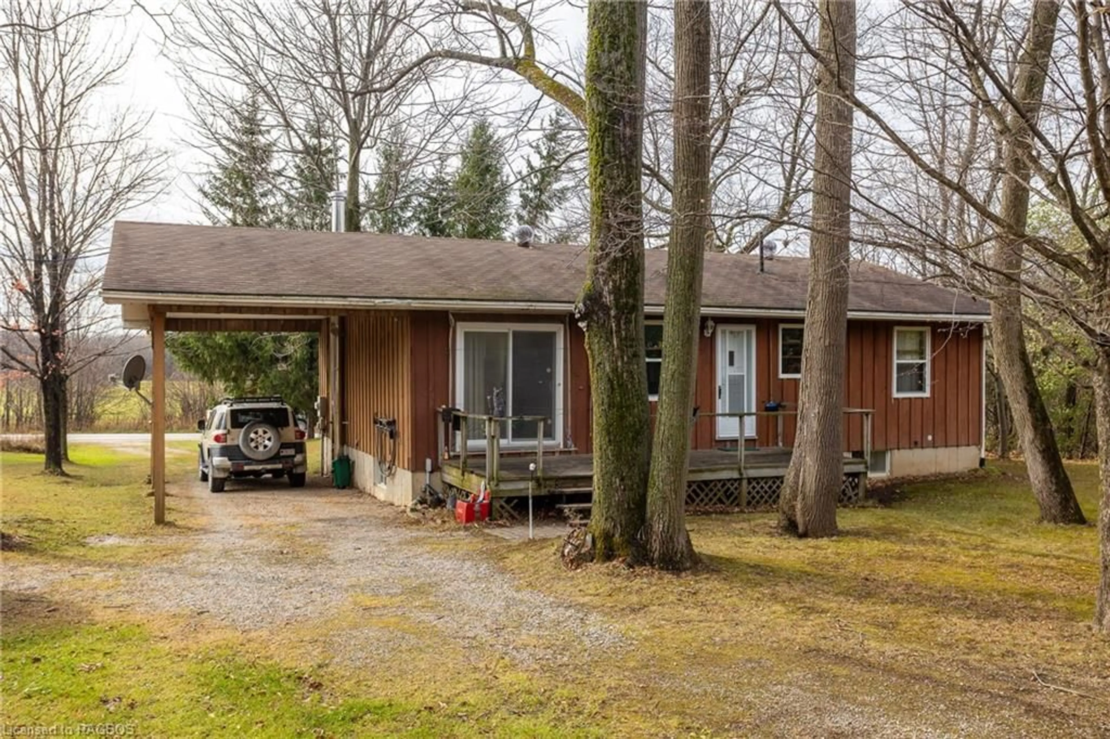 Frontside or backside of a home, cottage for 423033 Harbour Dr, Meaford Municipality Ontario N0H 1B0