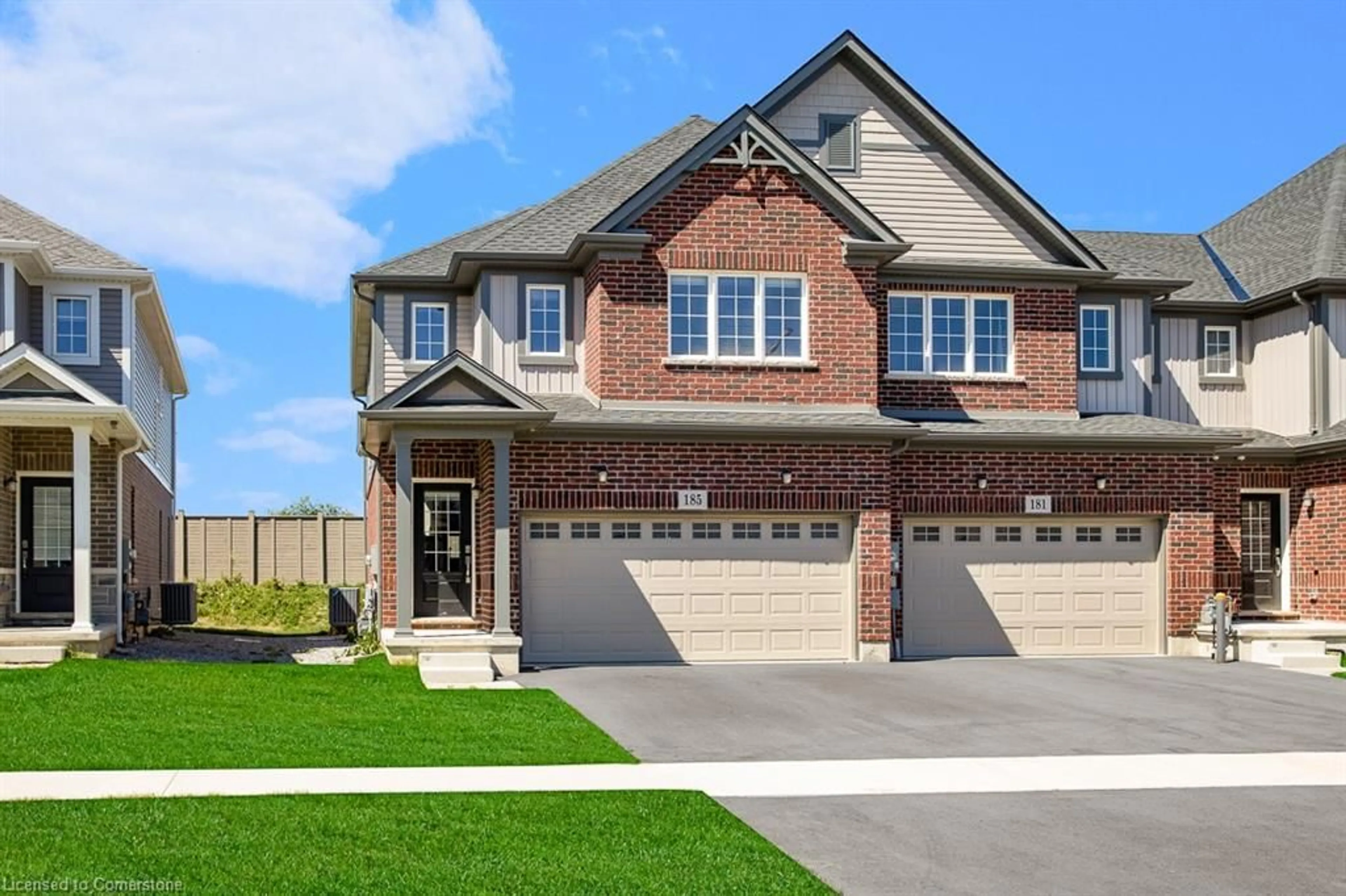 Home with brick exterior material for 185 Bur Oak Dr, Thorold Ontario L2L 0V7