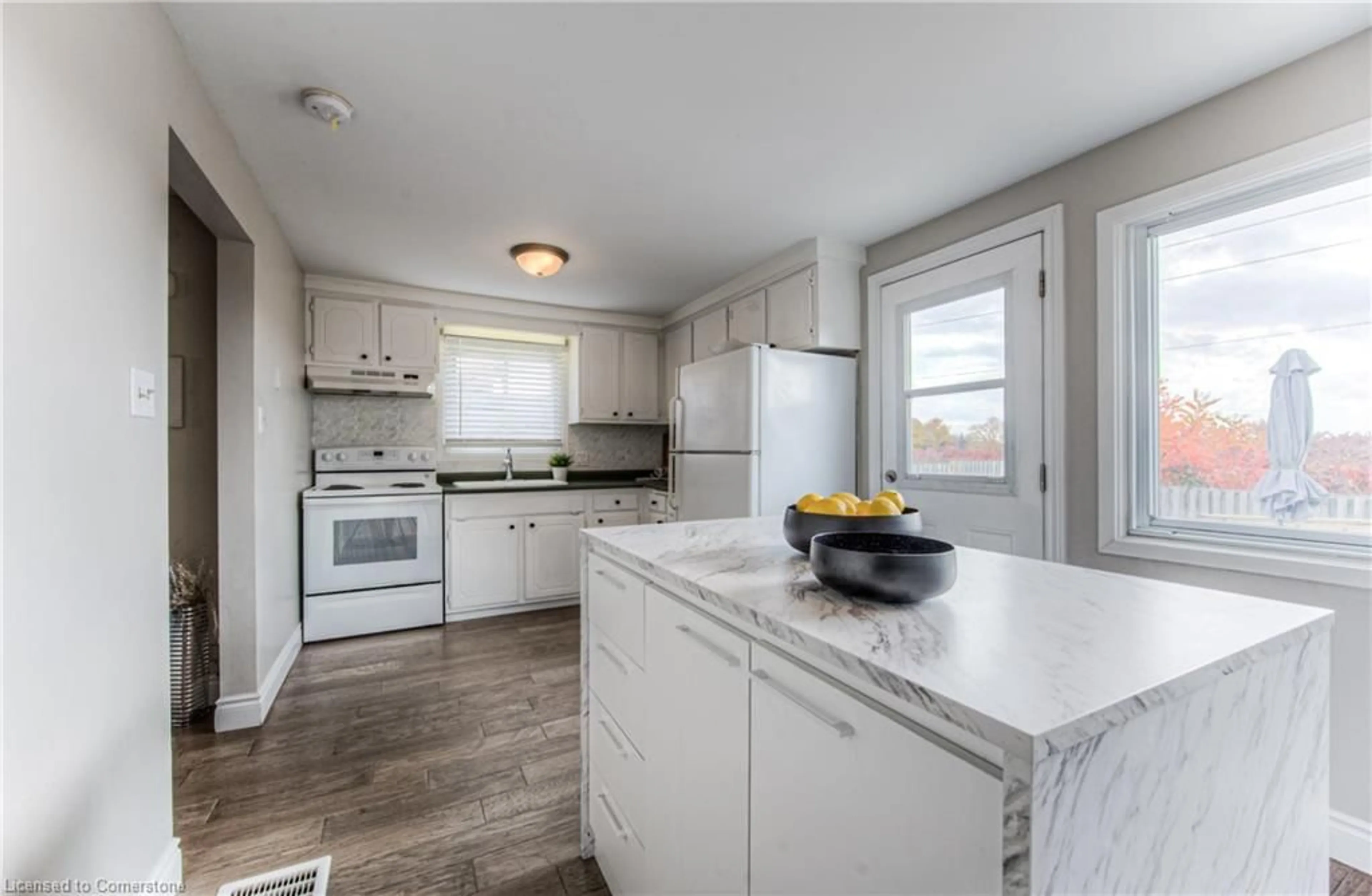 Open concept kitchen for 207 Foxhunt Rd #A, Waterloo Ontario N2K 2R8