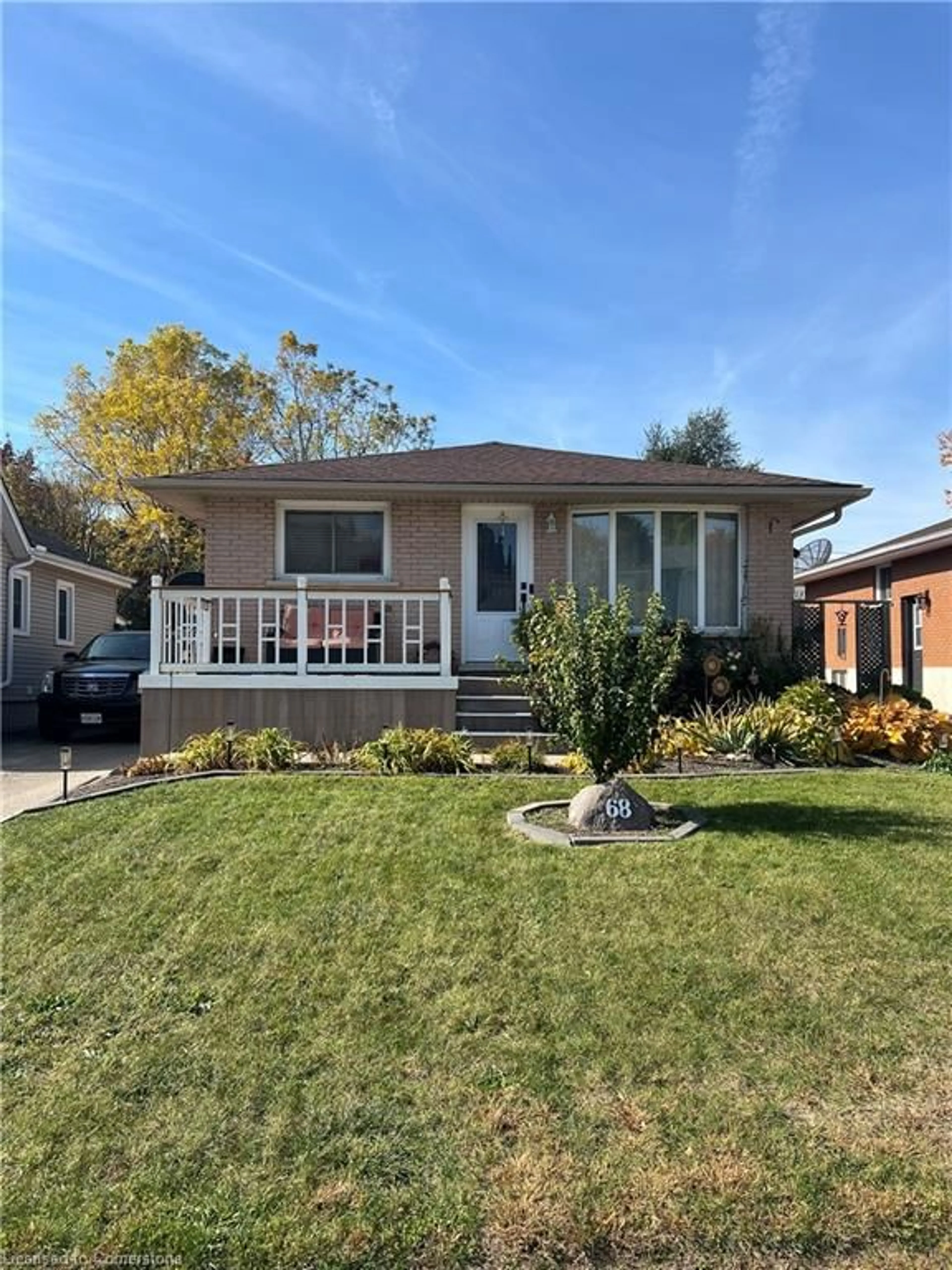 Frontside or backside of a home, cottage for 68 Chalmers St, Cambridge Ontario N1R 6A6