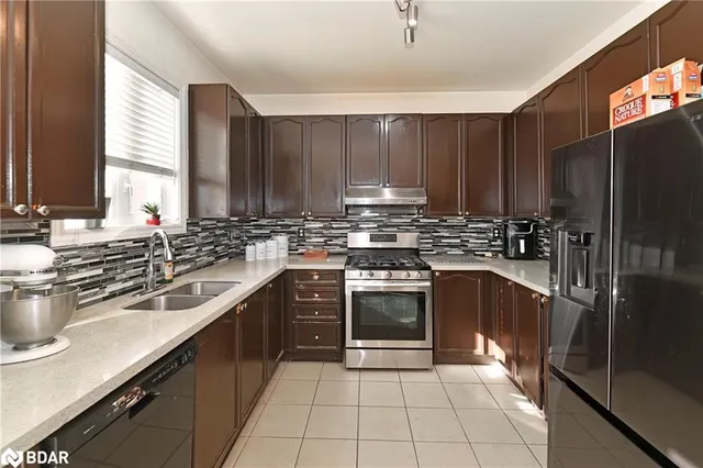 Additional property image - 17 Via Romano Way