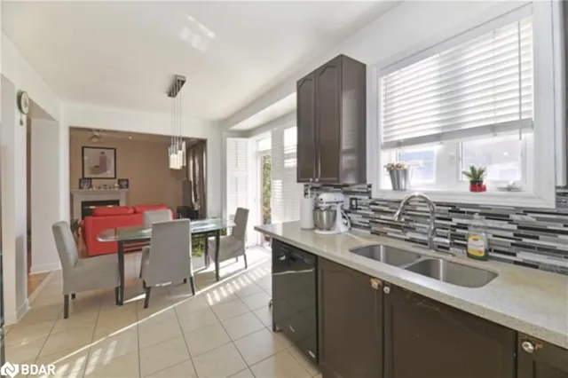 Additional property image - 17 Via Romano Way