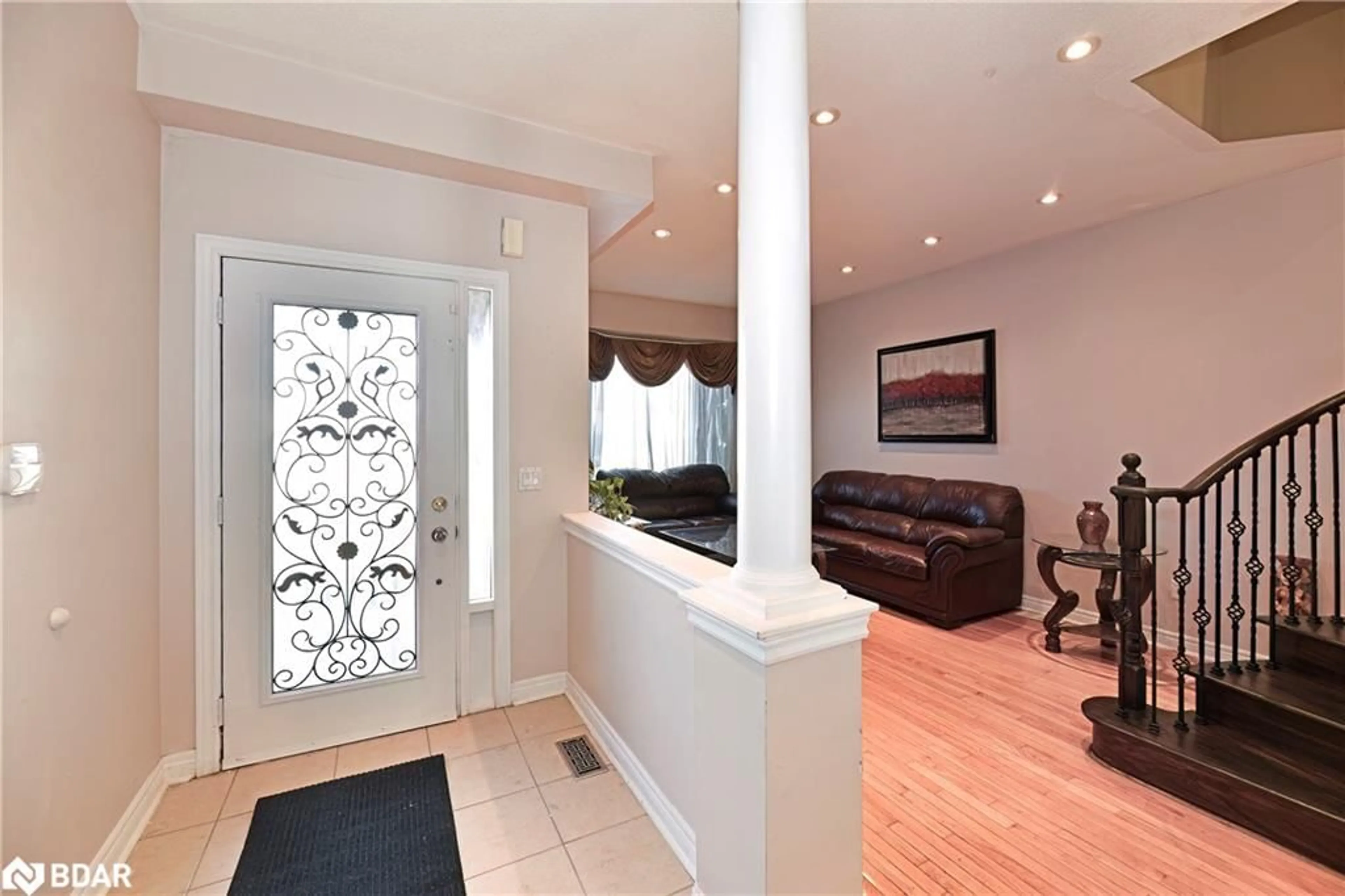 Indoor entryway, wood floors for 17 Via Romano Way, Brampton Ontario L6P 1K2