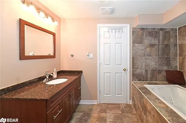 Additional property image - 17 Via Romano Way