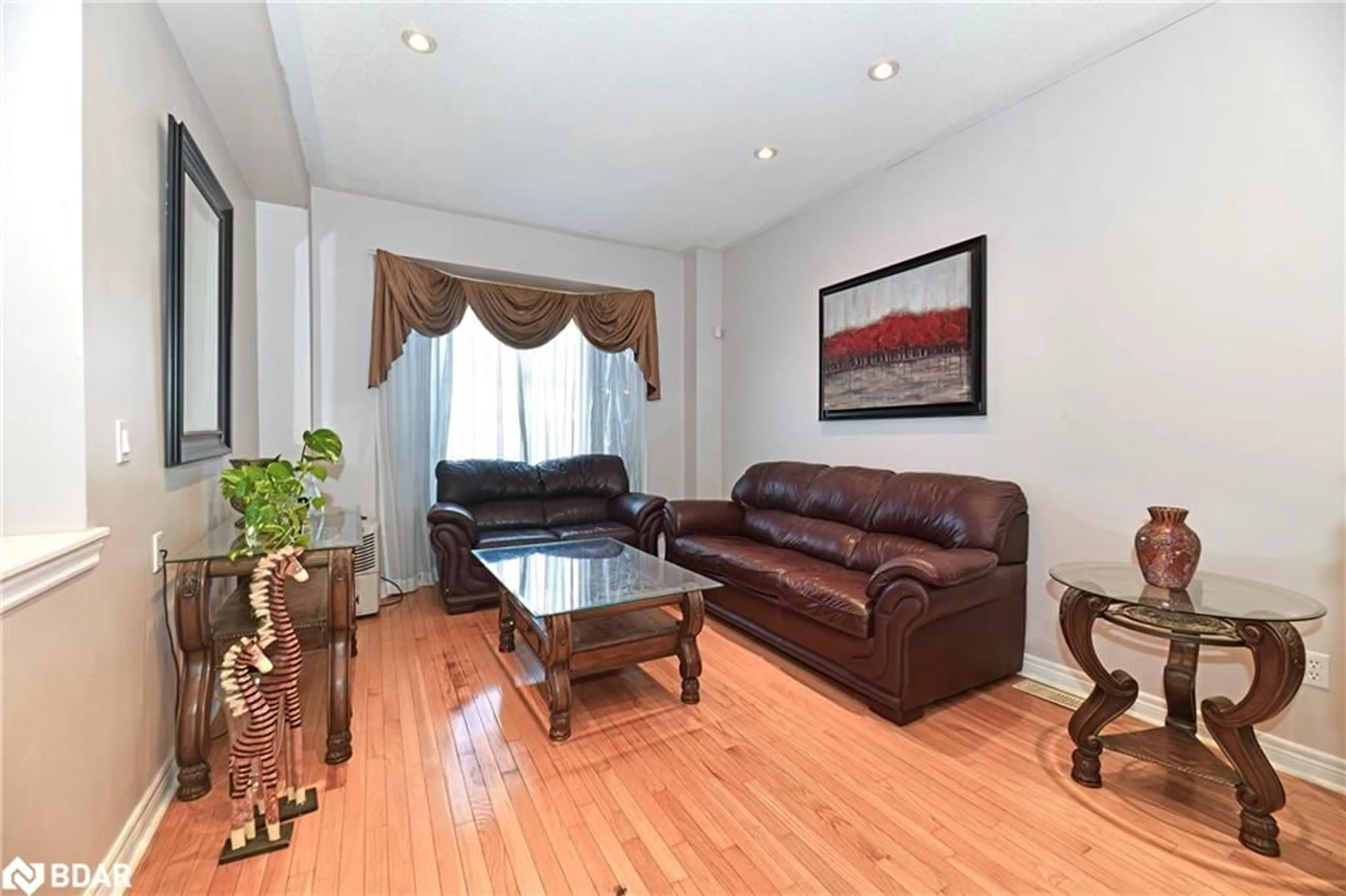 Living room, wood floors for 17 Via Romano Way, Brampton Ontario L6P 1K2