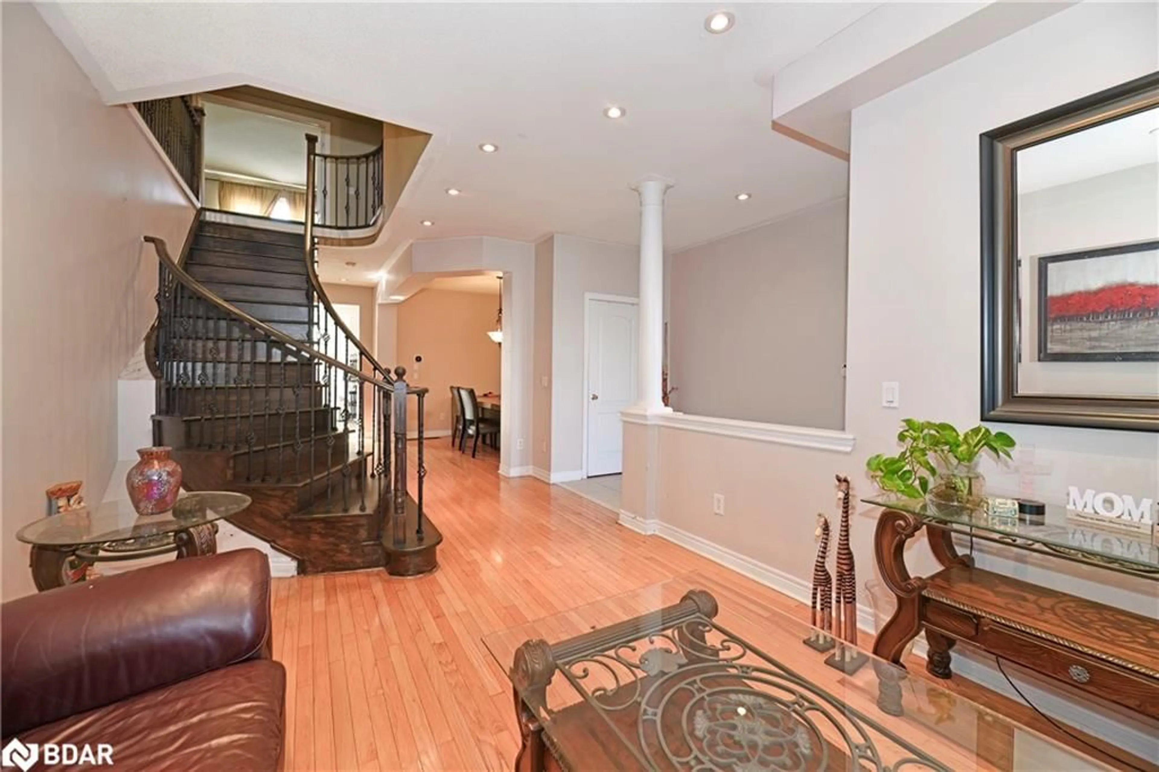 Indoor foyer, wood floors for 17 Via Romano Way, Brampton Ontario L6P 1K2