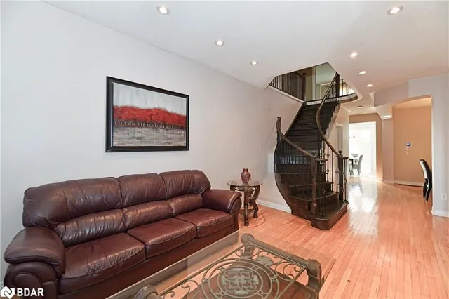 Additional property image - 17 Via Romano Way