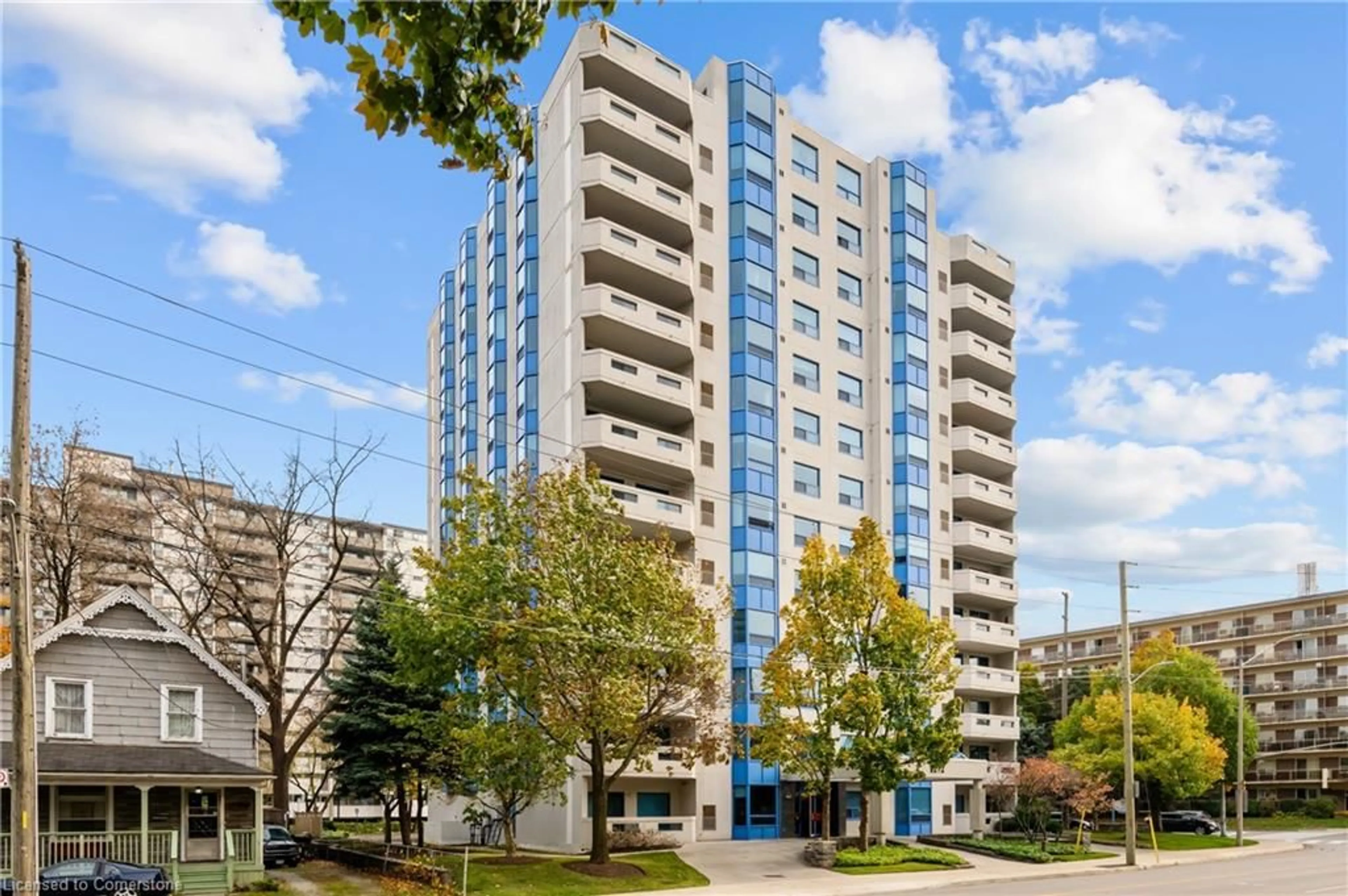 A pic from exterior of the house or condo, the front or back of building for 1272 Ontario St #402, Burlington Ontario L7S 2L8