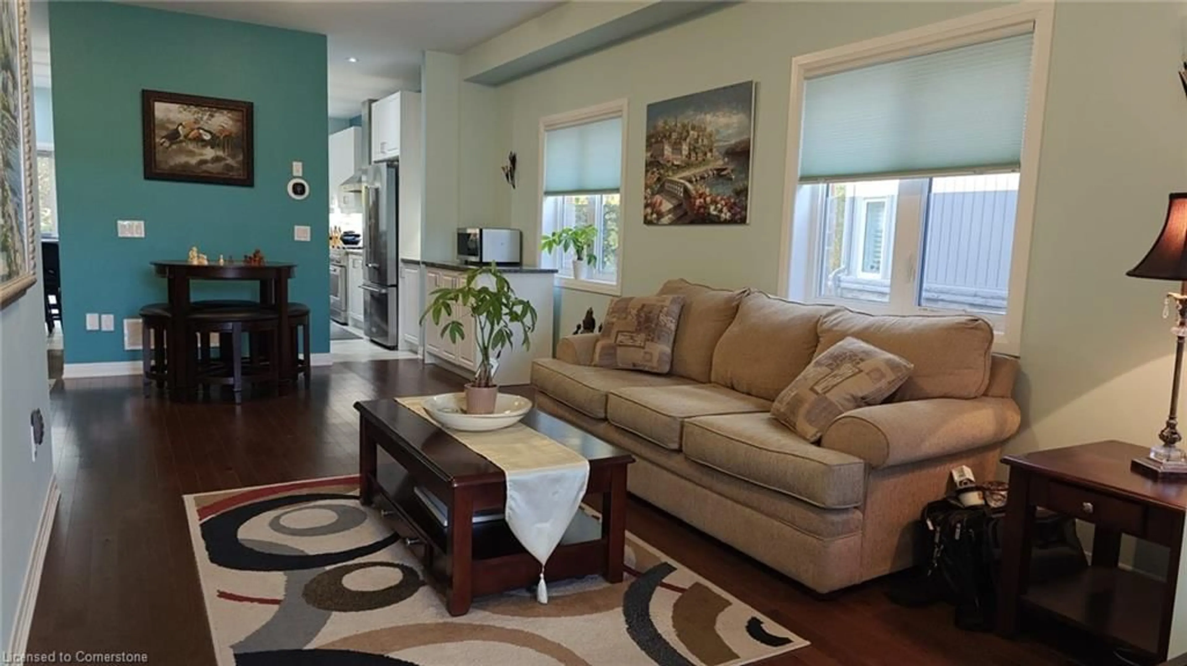 Living room, wood floors for 4017 Cachet Crt, Beamsville Ontario L3J 0R8