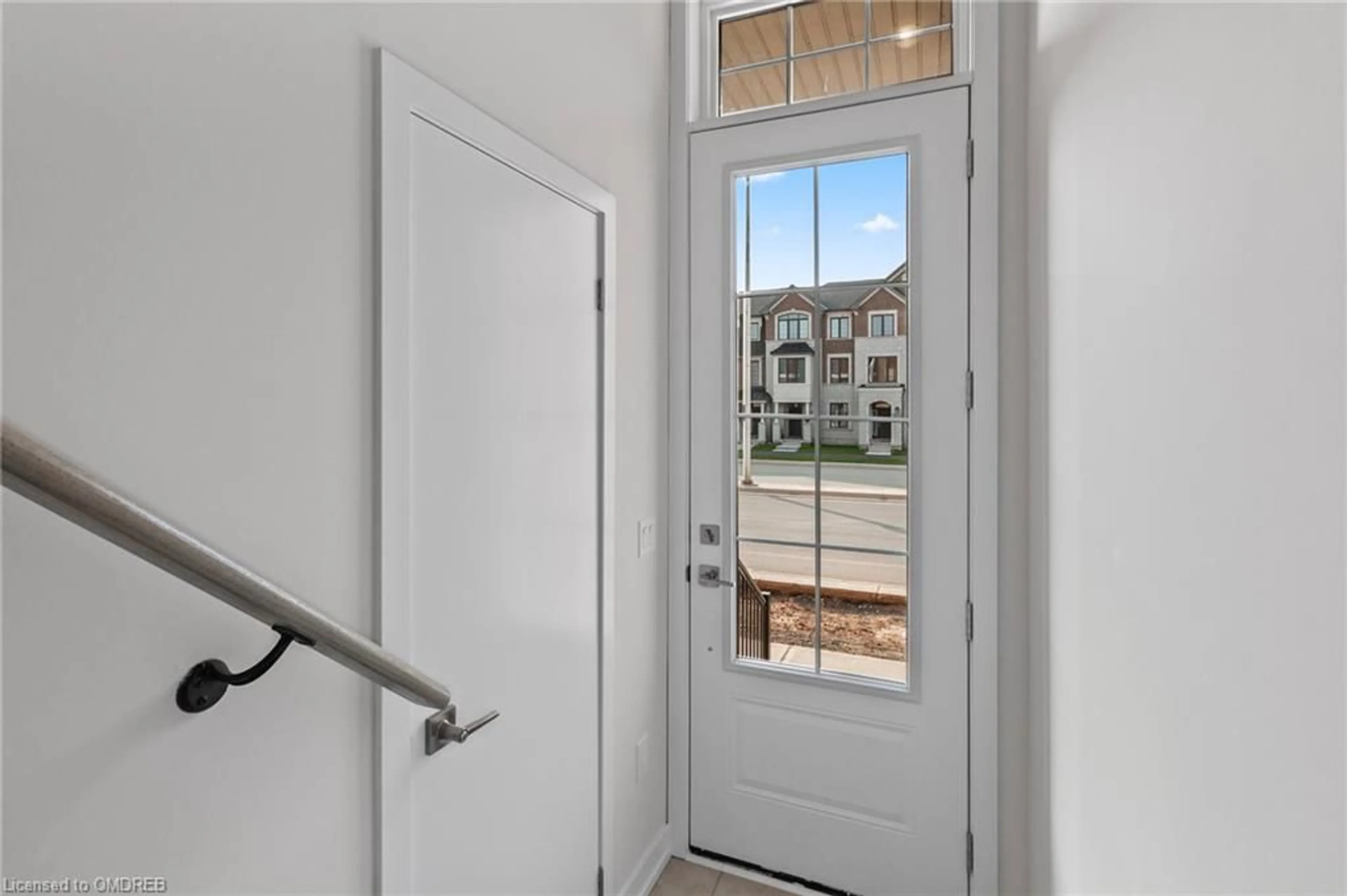 Indoor entryway, wood floors for 1354 William Halton Pky, Halton Ontario L6M 4L8