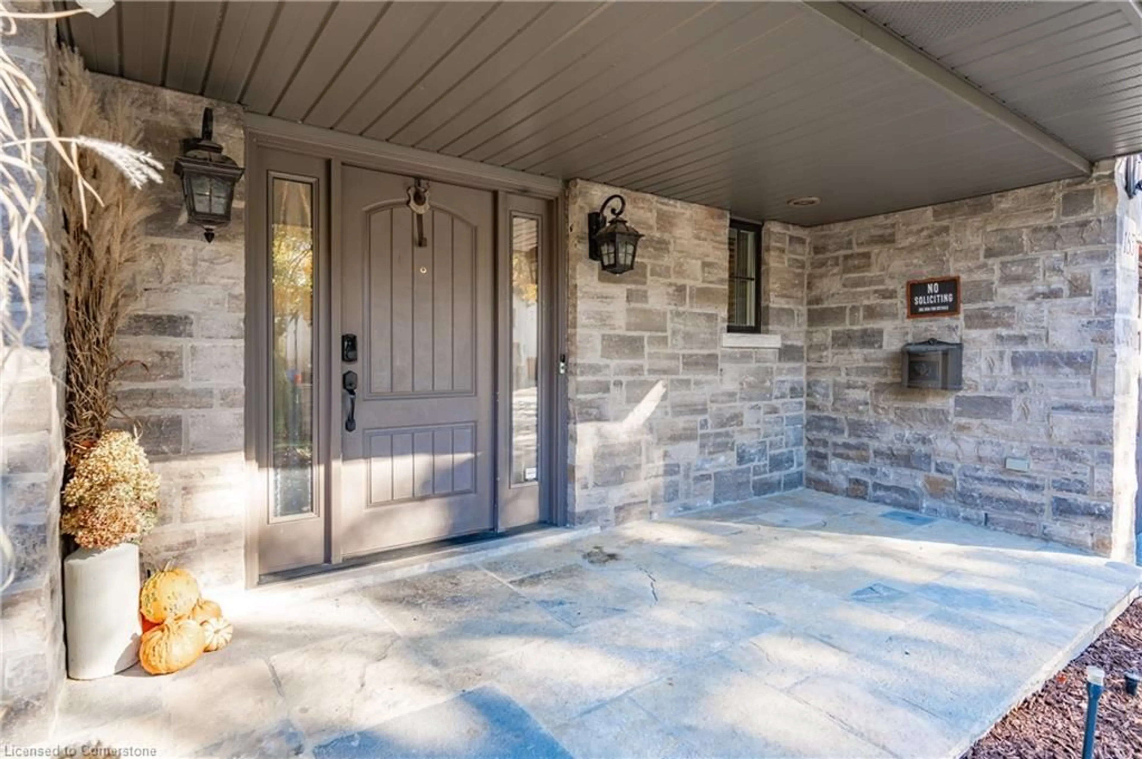 Indoor entryway, cement floor for 185 Central Dr, Ancaster Ontario L9G 2A3