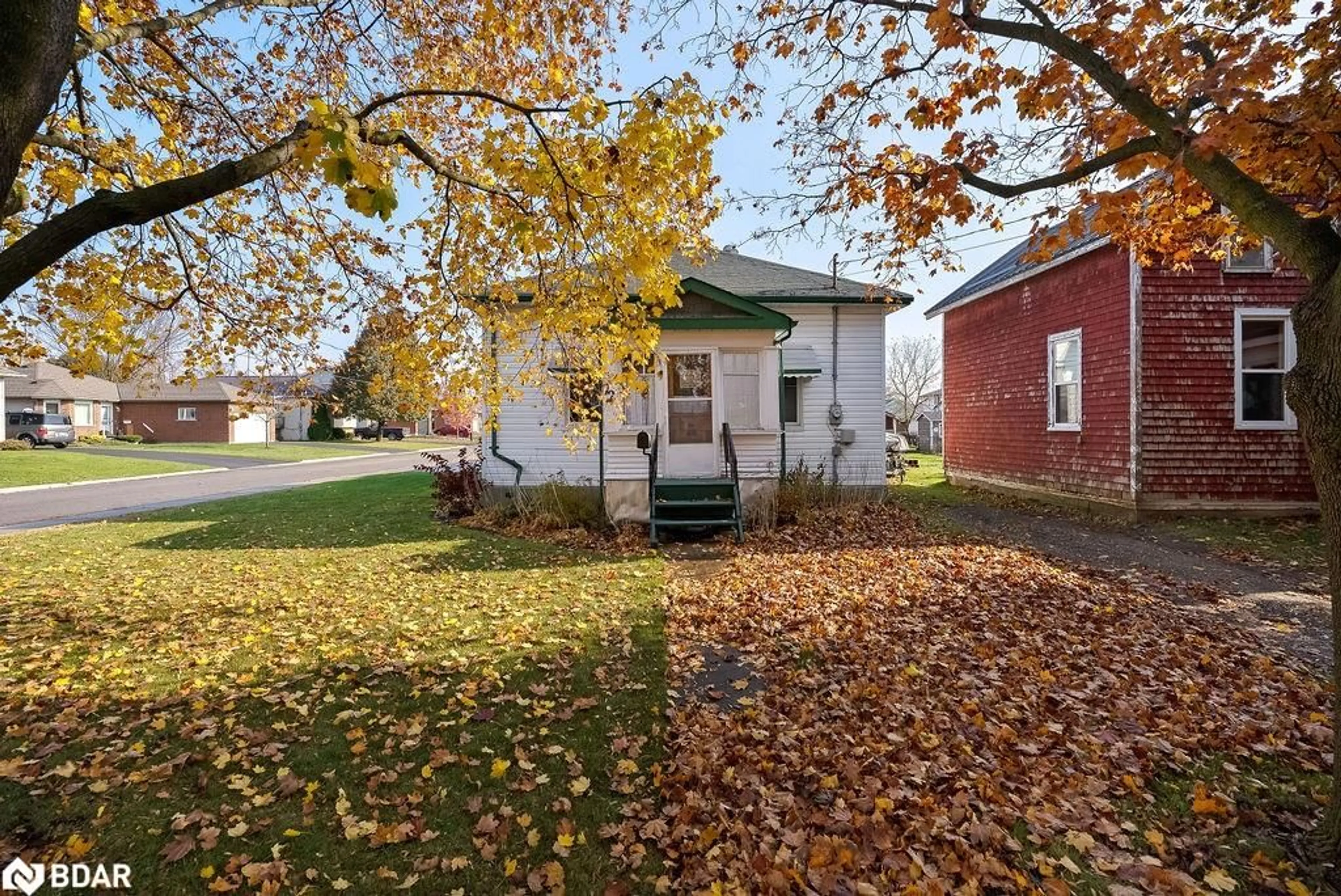 A pic from exterior of the house or condo, cottage for 72 Cambridge St, Lindsay Ontario K9V 3C5