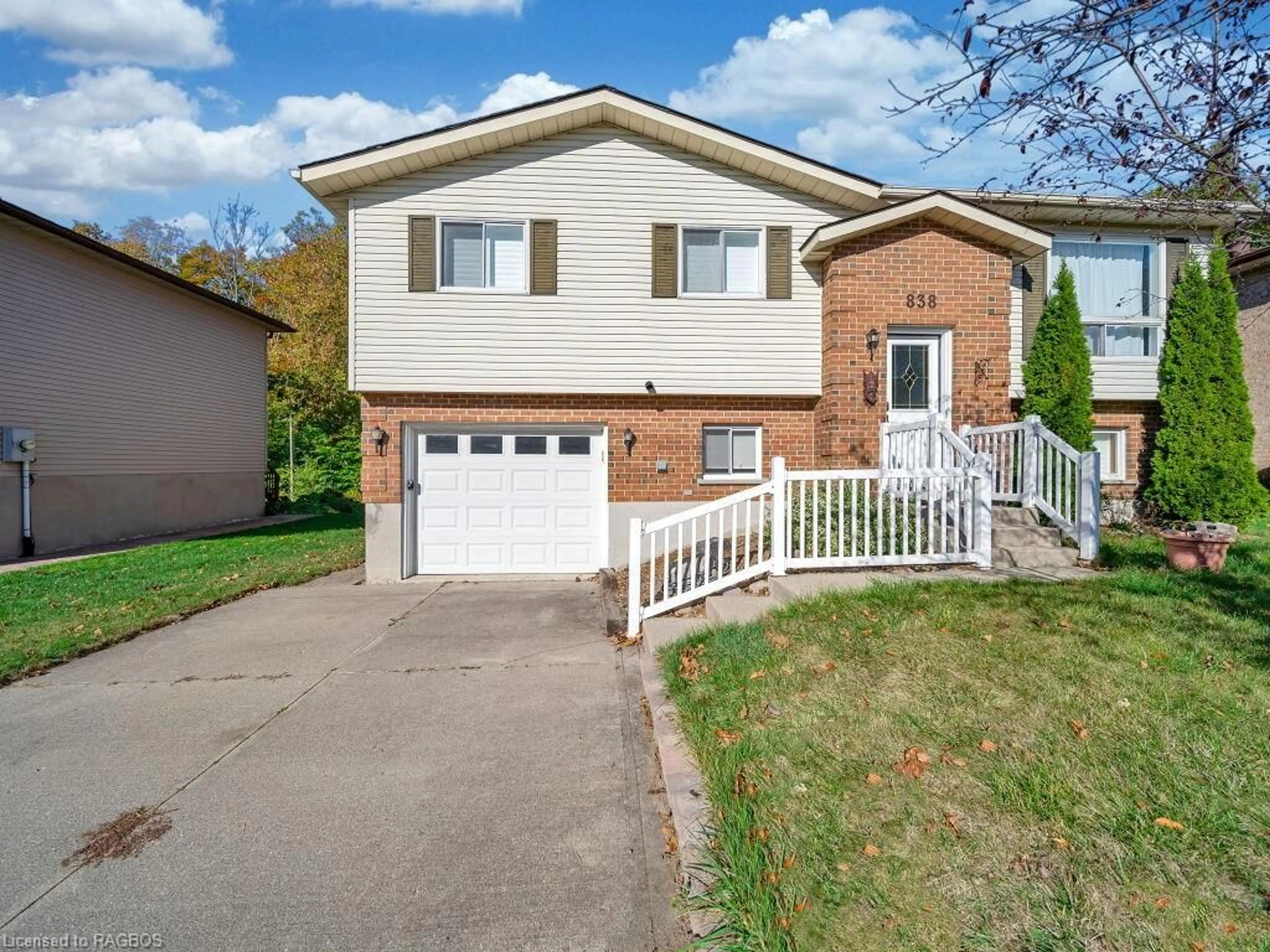 Frontside or backside of a home, cottage for 838 Mackendrick Dr, Kincardine Ontario N2Z 1L7