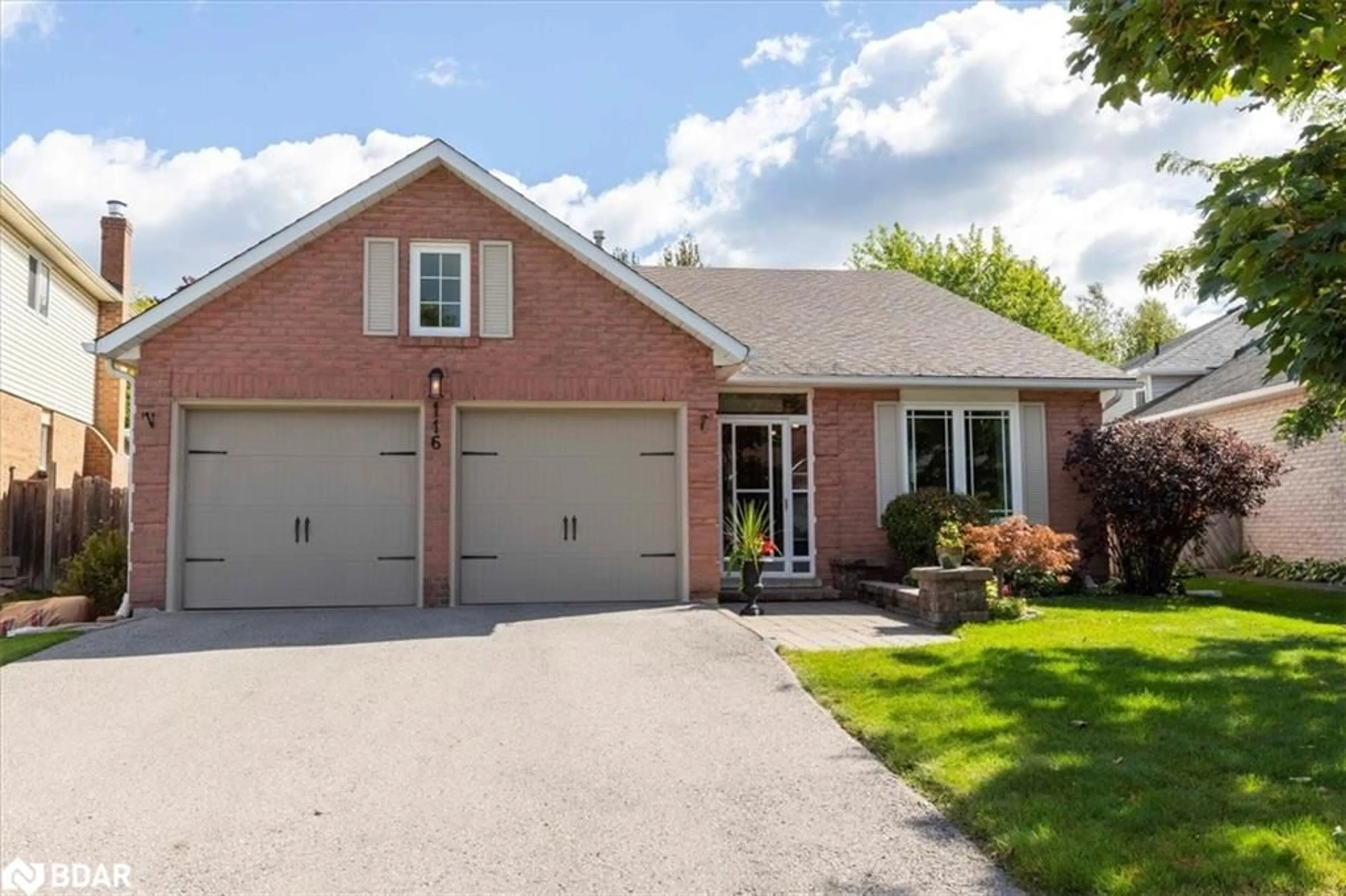 Frontside or backside of a home, cottage for 116 Herrell Ave, Barrie Ontario L4N 6V1