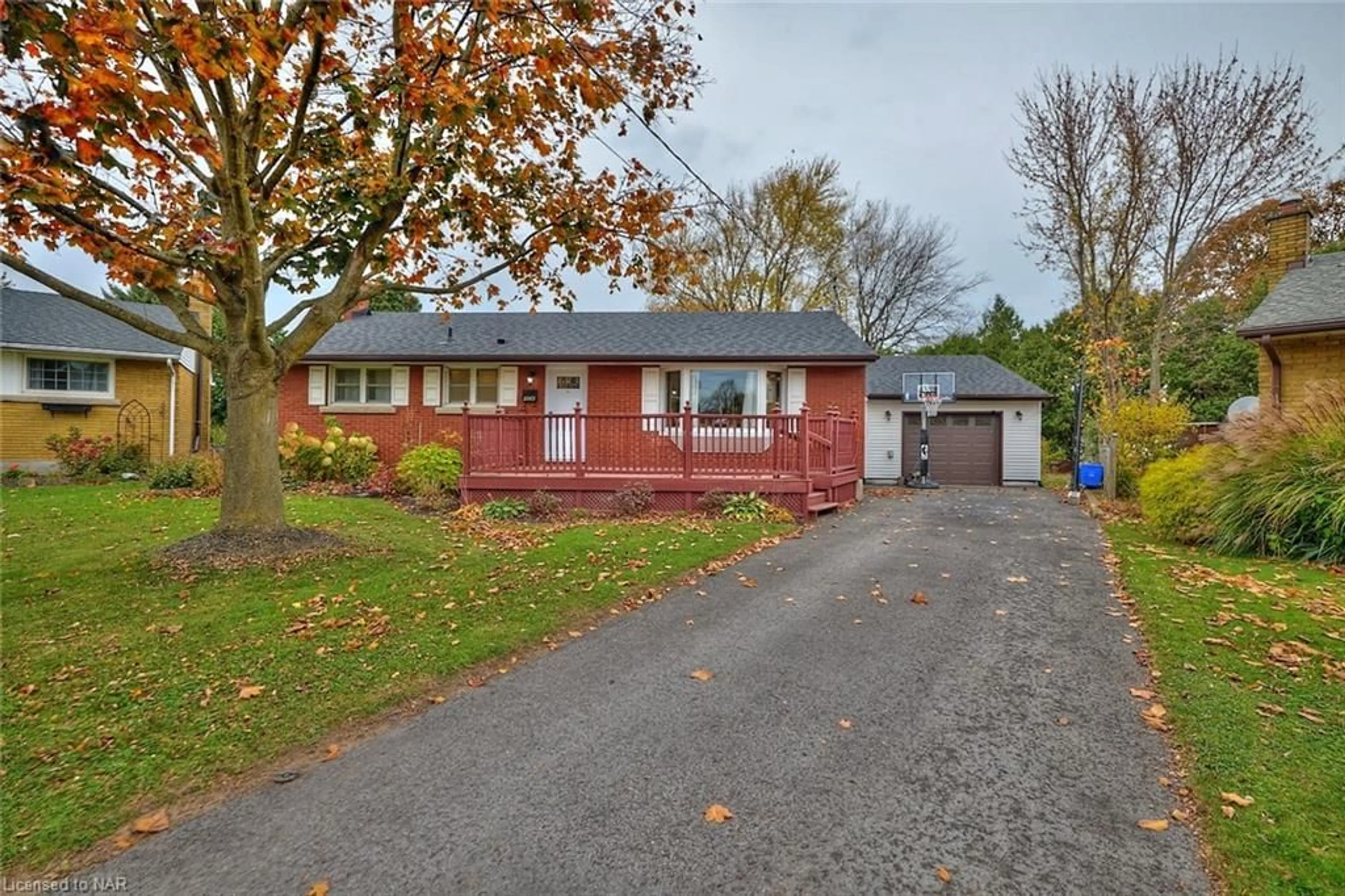 Frontside or backside of a home, cottage for 3283 Kenwood Crt, Niagara Falls Ontario L2J 2X8