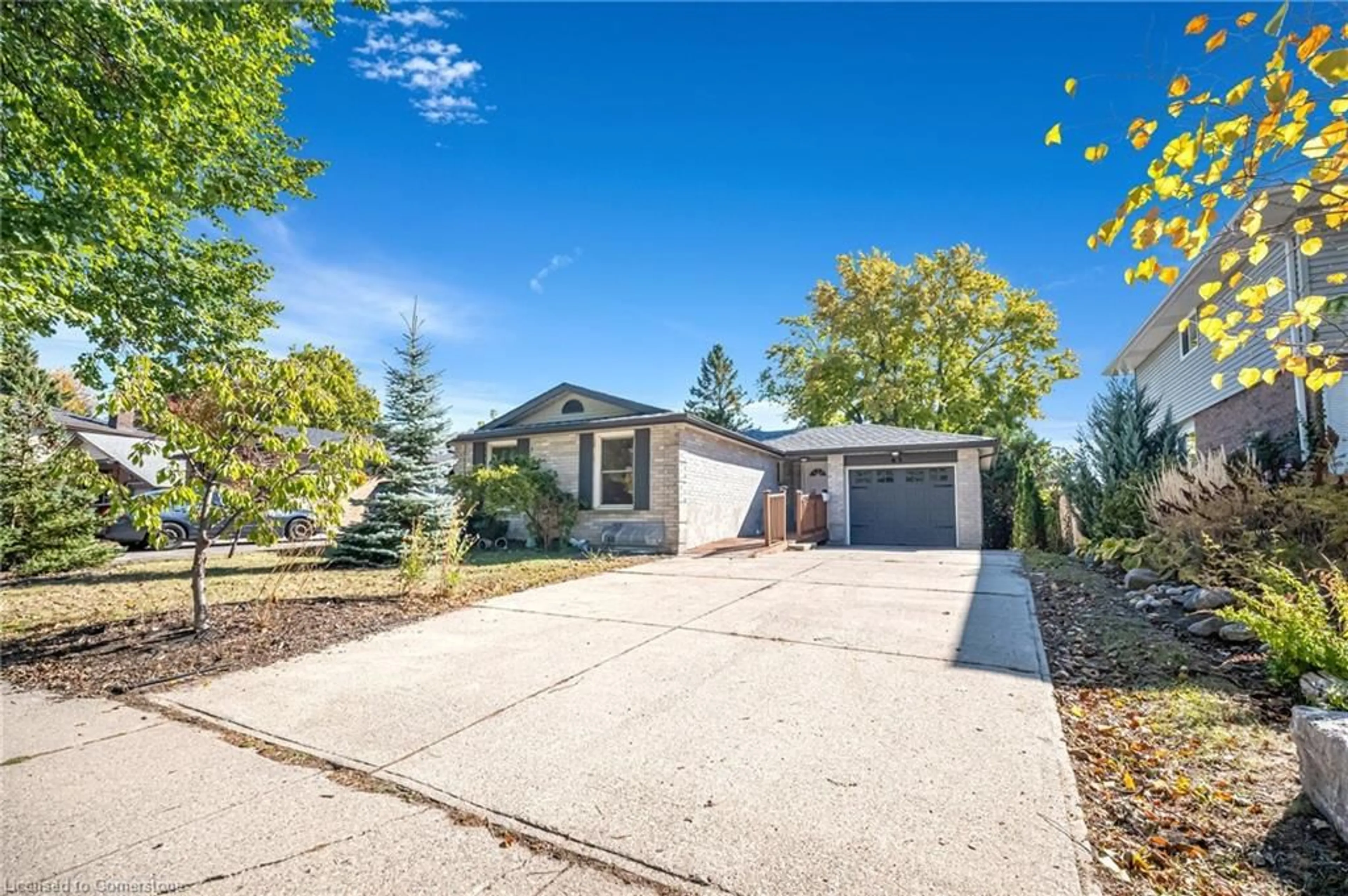 A pic from exterior of the house or condo, the street view for 63 Wheatfield Cres, Kitchener Ontario N2P 1P7