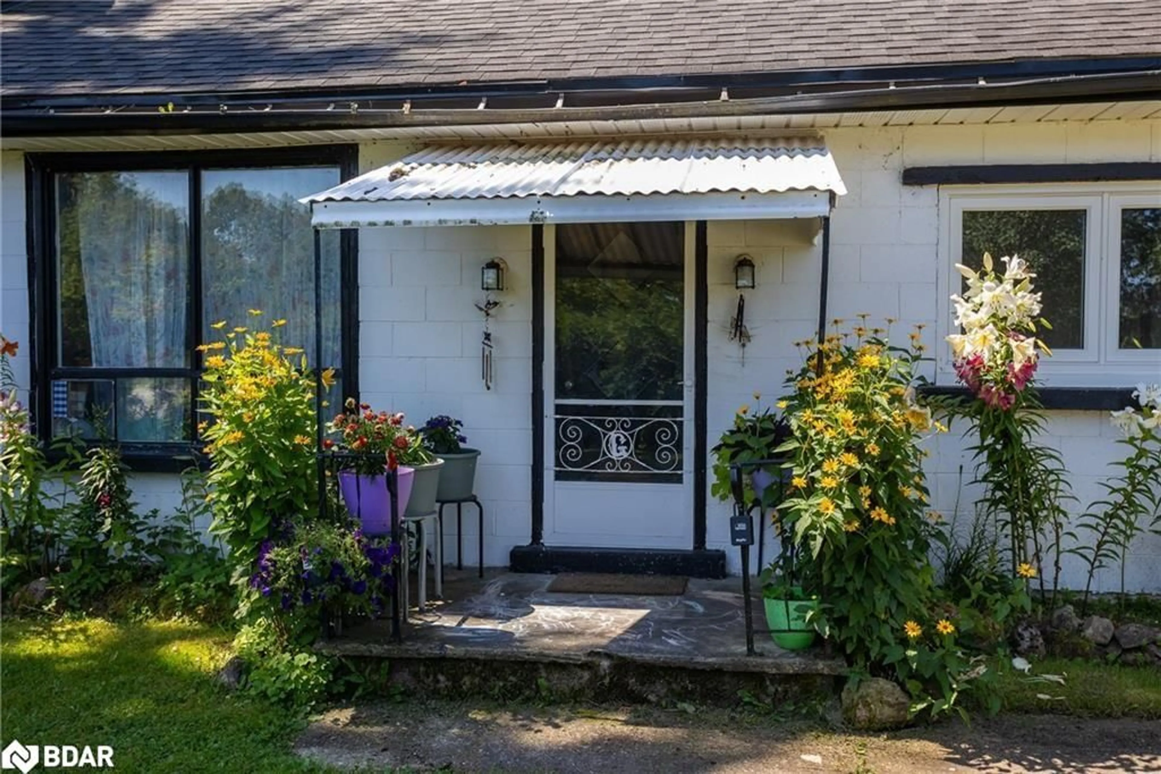 Patio, cottage for 718506 Hwy 6 Hwy, Shallow Lake Ontario N0H 2K0