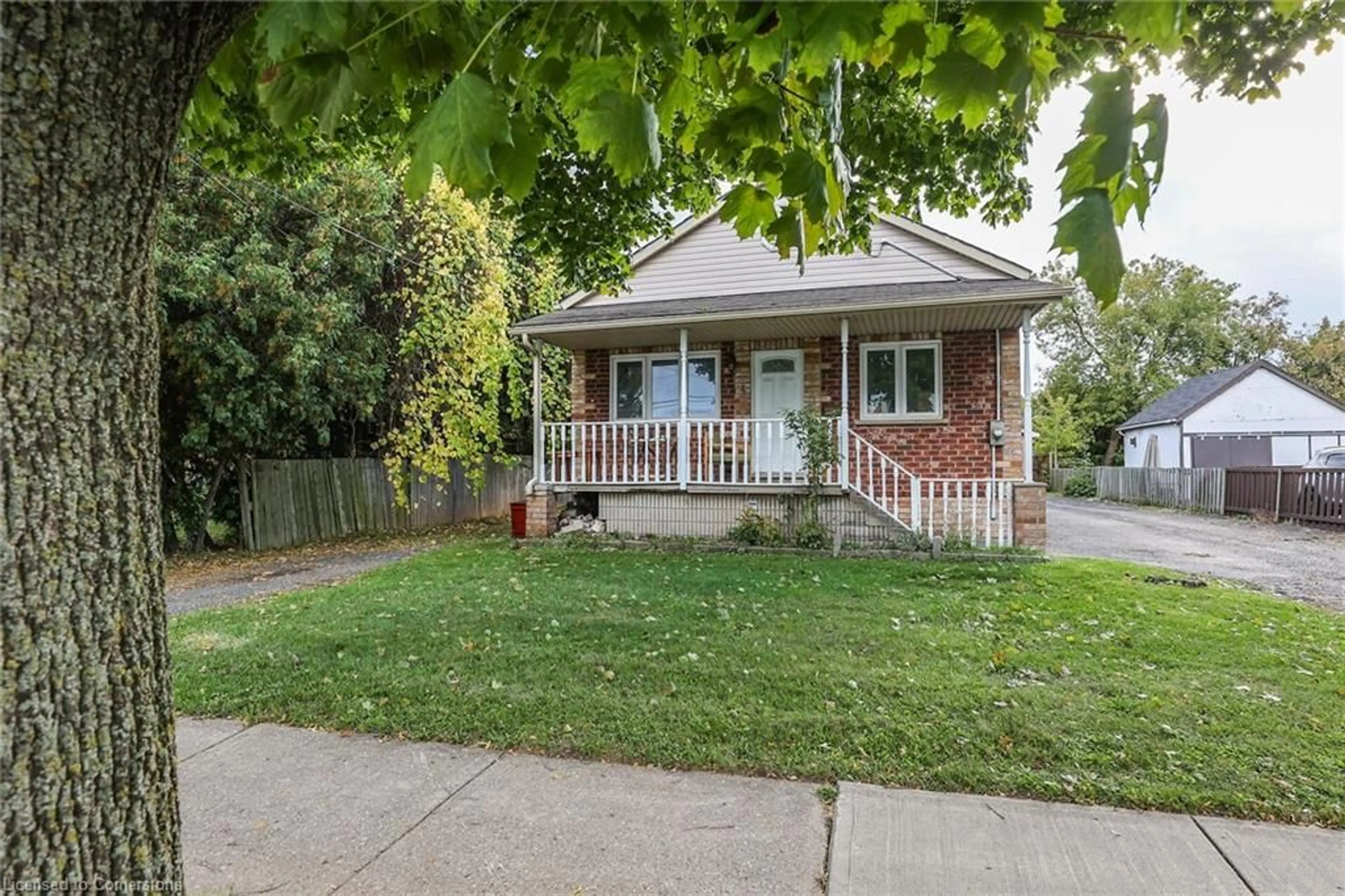 Frontside or backside of a home, cottage for 344 Barton St, Stoney Creek Ontario L8E 2K9