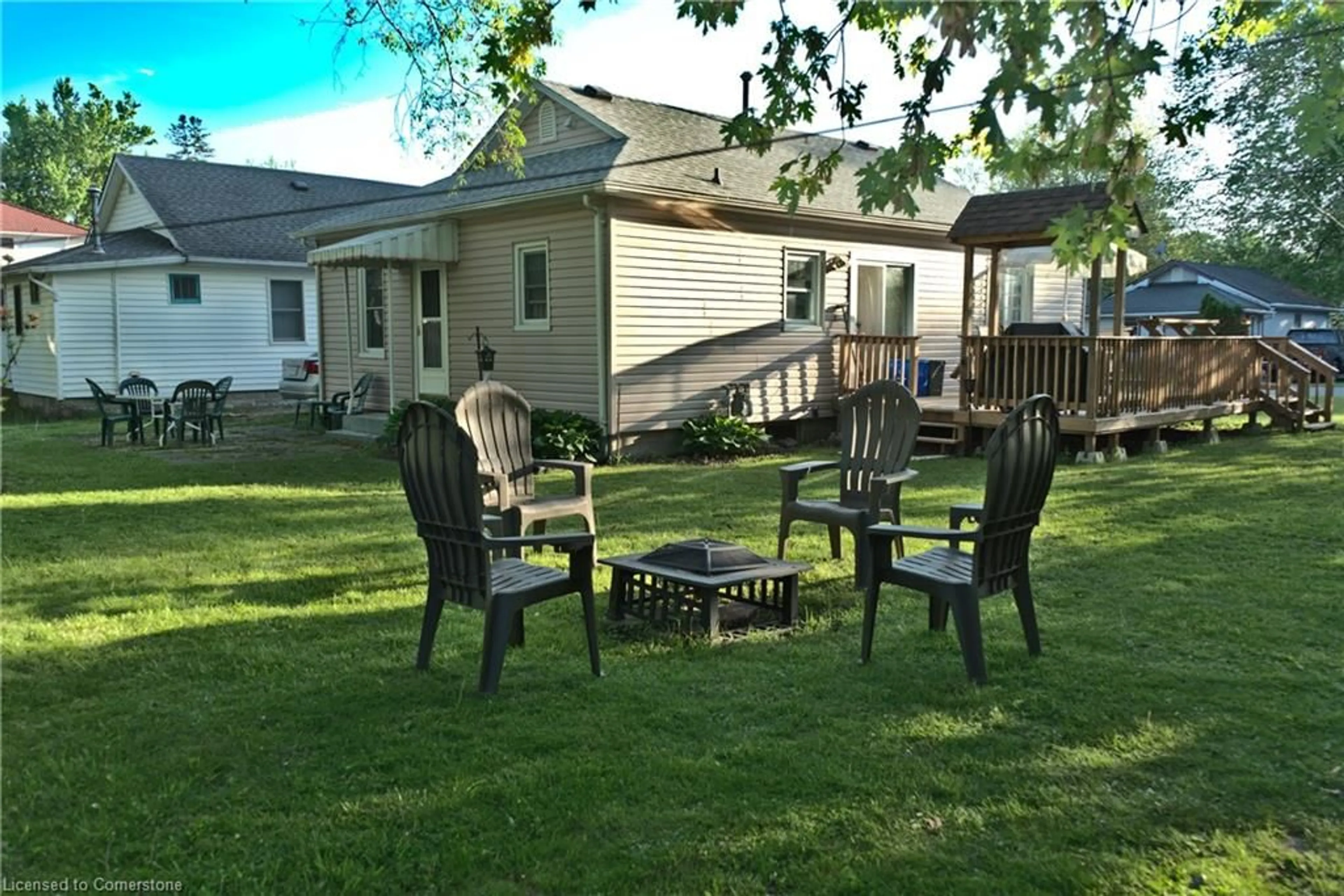 Patio, the fenced backyard for 322 Oxford Ave, Crystal Beach Ontario L0S 1B0